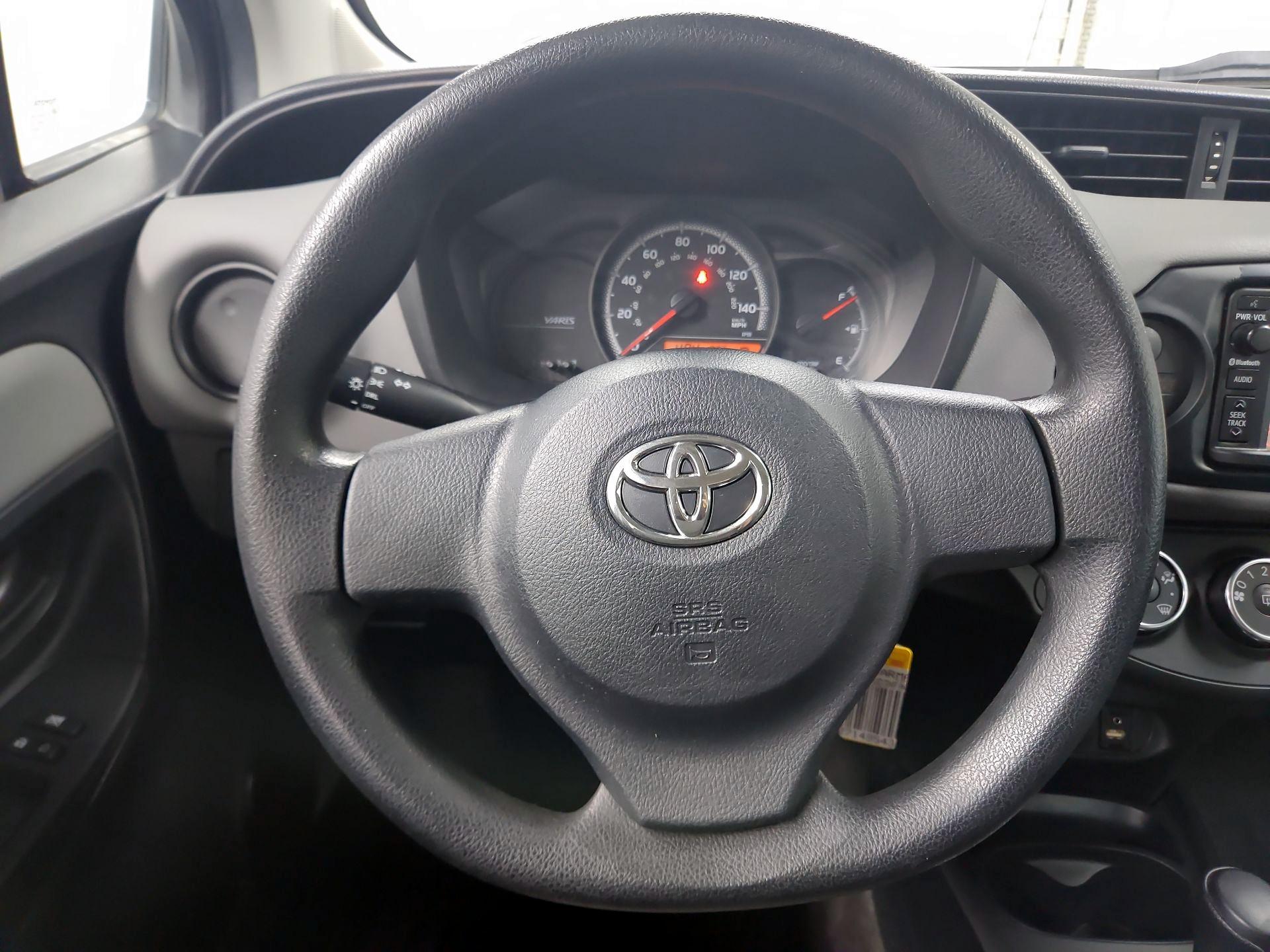 Thumbnail: 2015 Toyota Yaris - 10