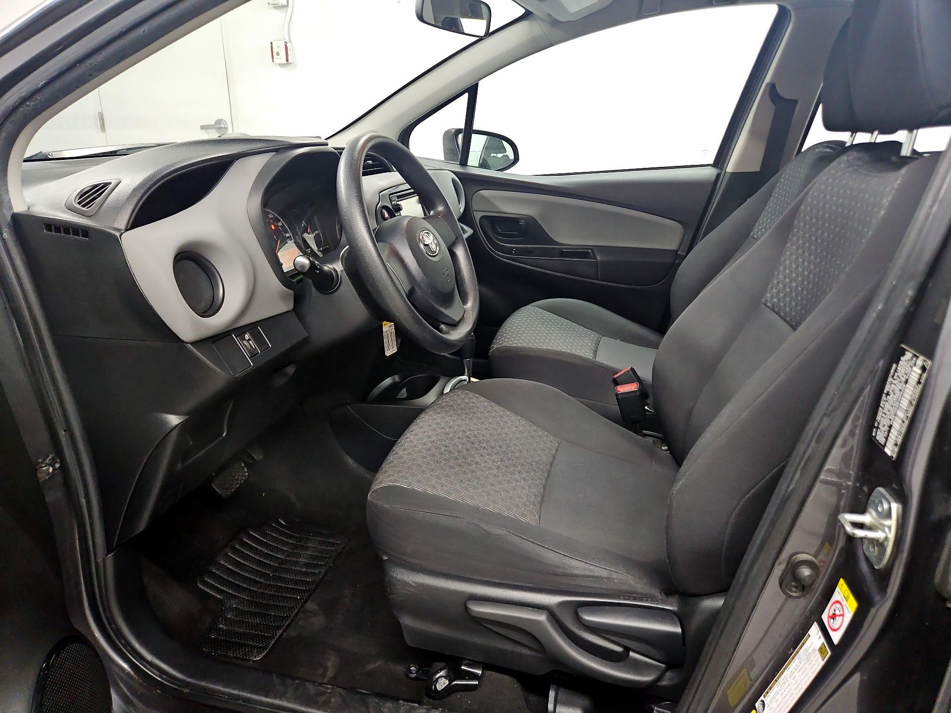 Thumbnail: 2015 Toyota Yaris - 11