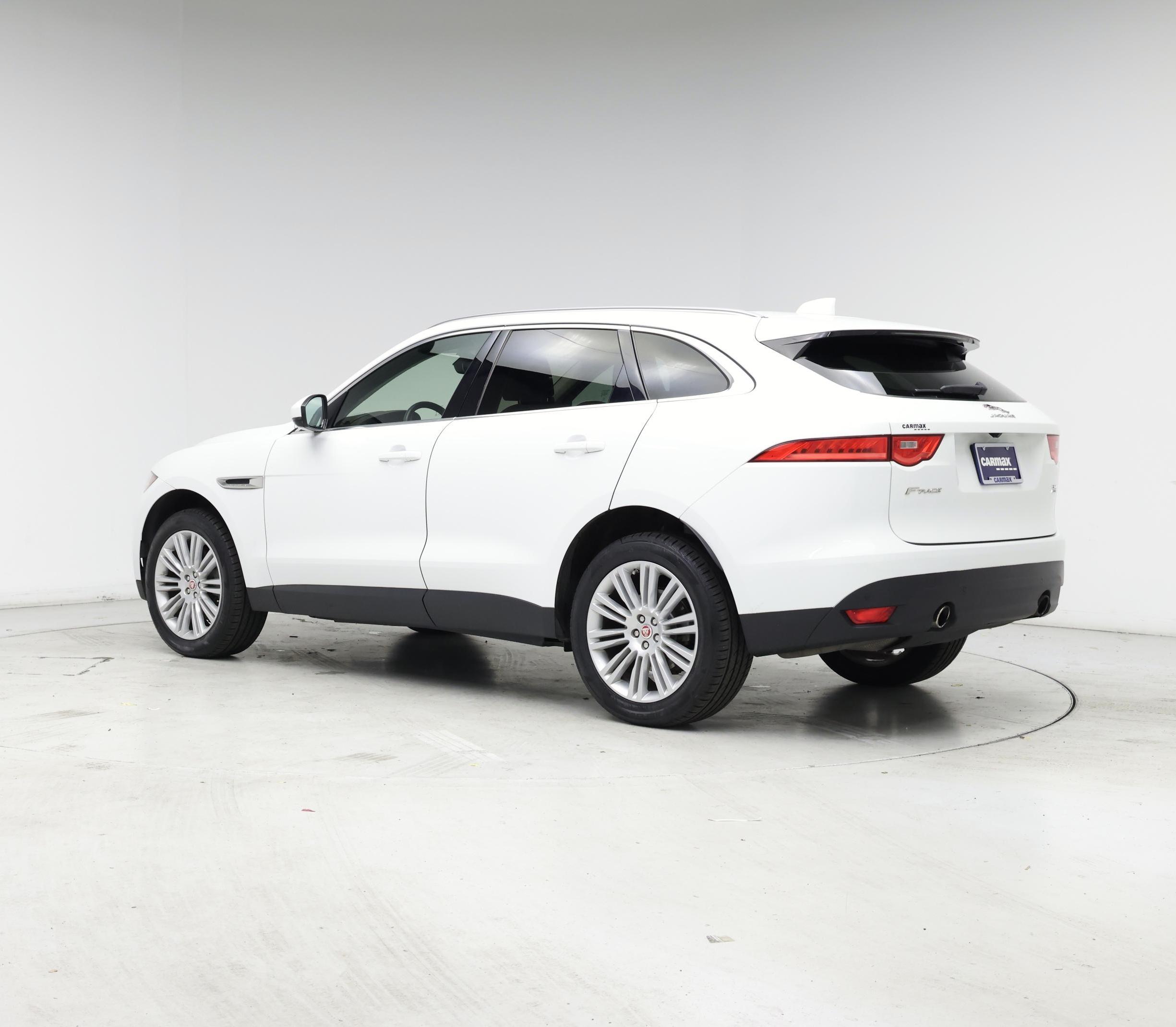 Thumbnail: 2019 Jaguar F-Pace - 2