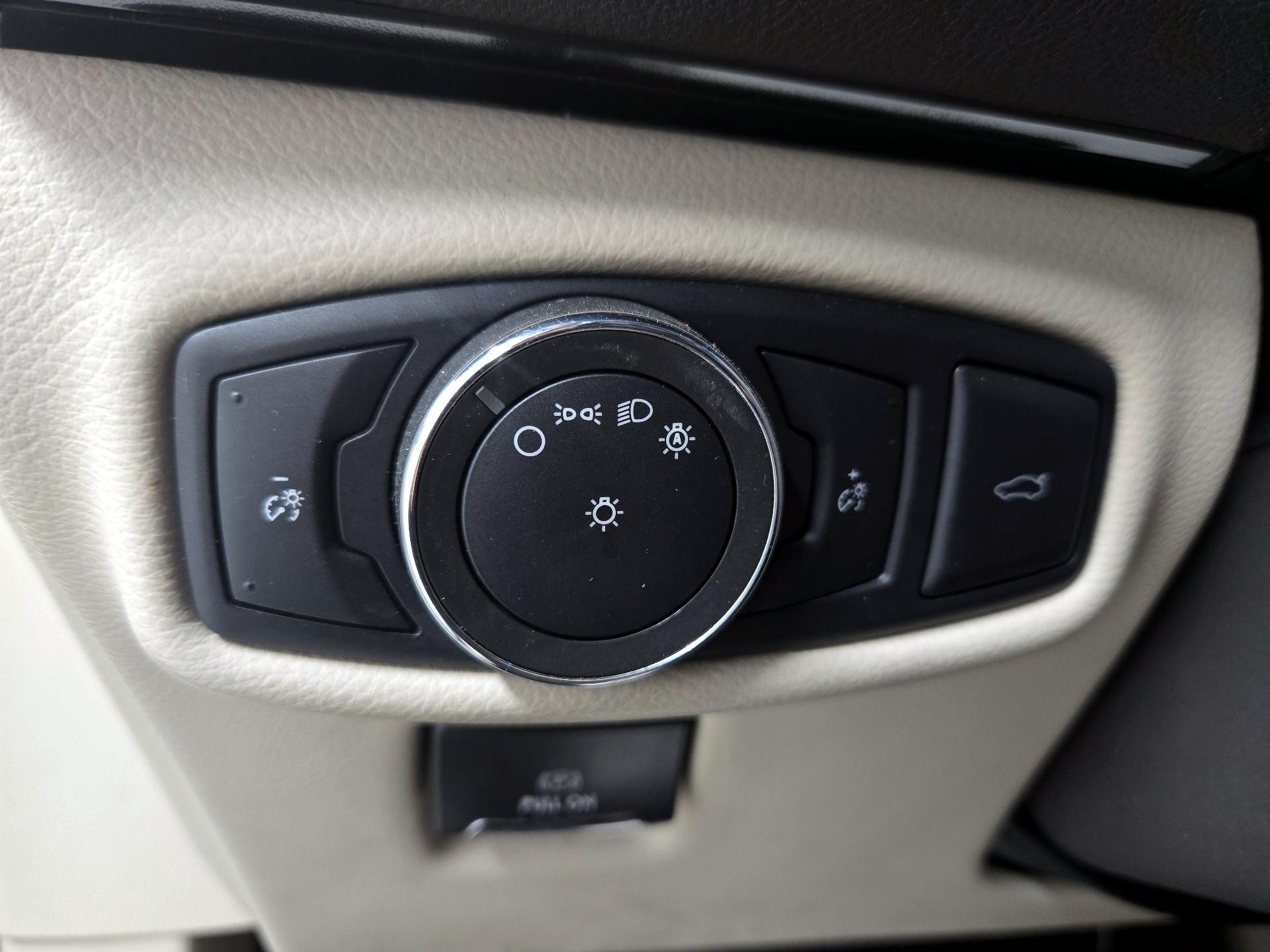 Thumbnail: 2017 Lincoln MKZ - 13