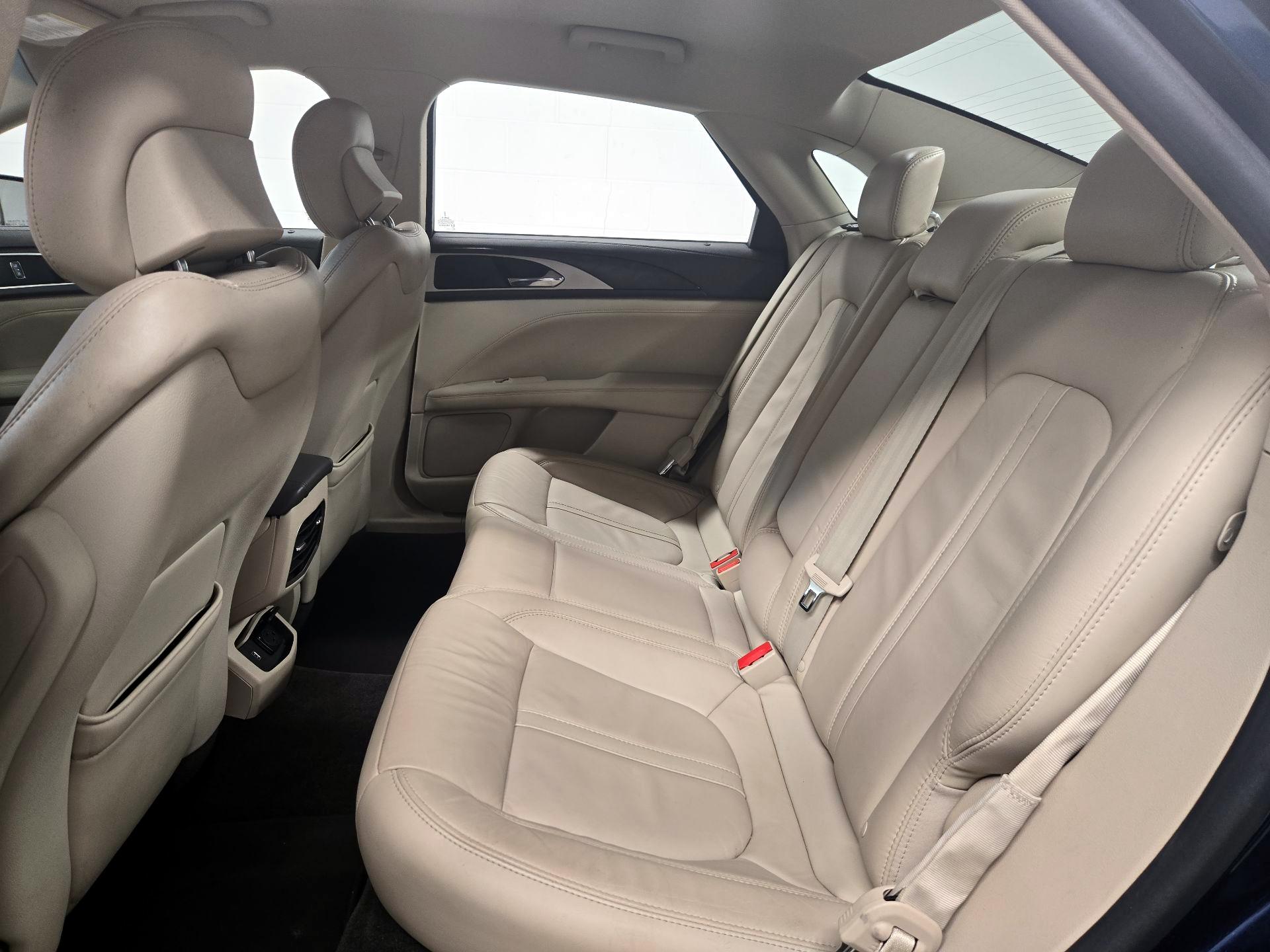 Thumbnail: 2017 Lincoln MKZ - 19