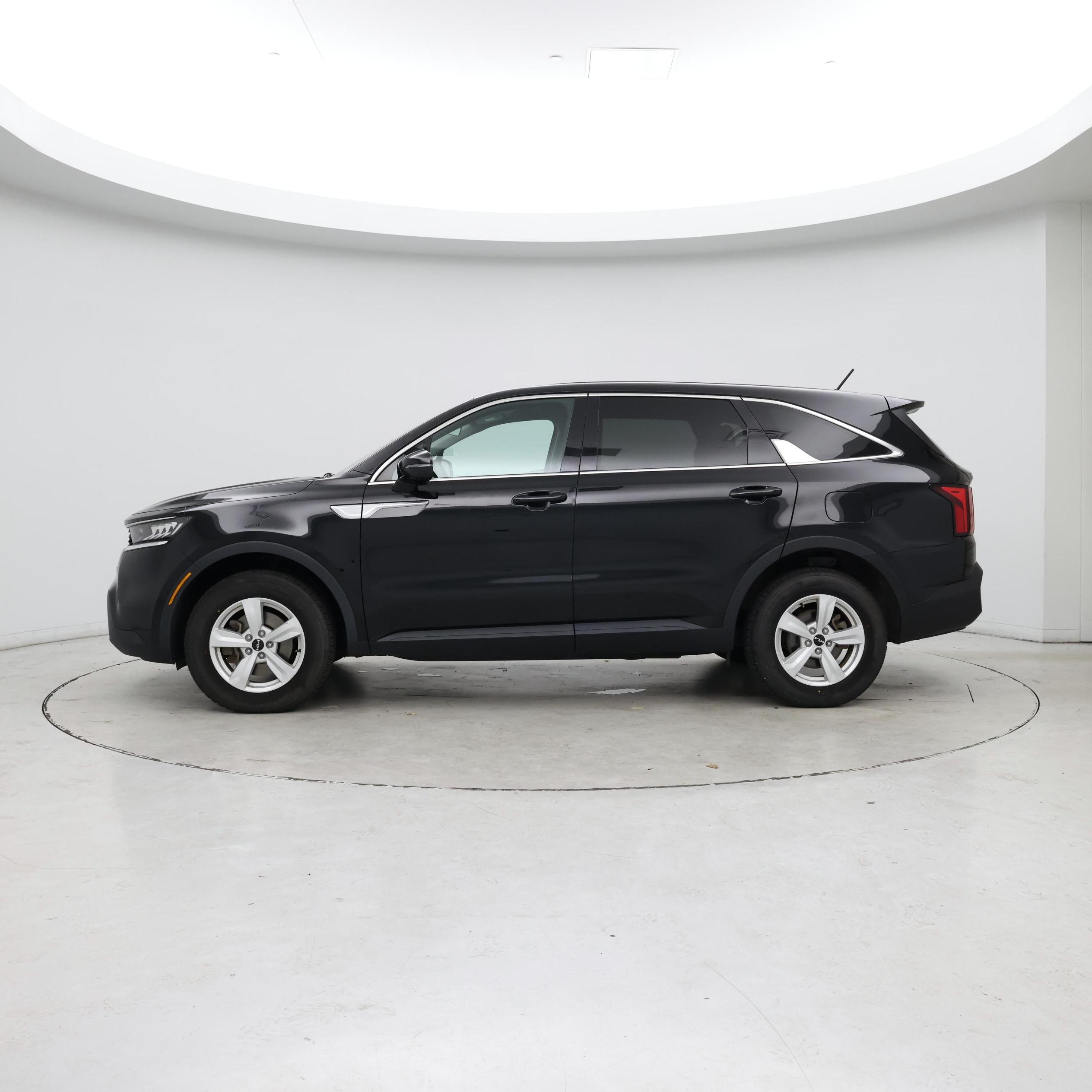 Thumbnail: 2022 Kia Sorento - 3