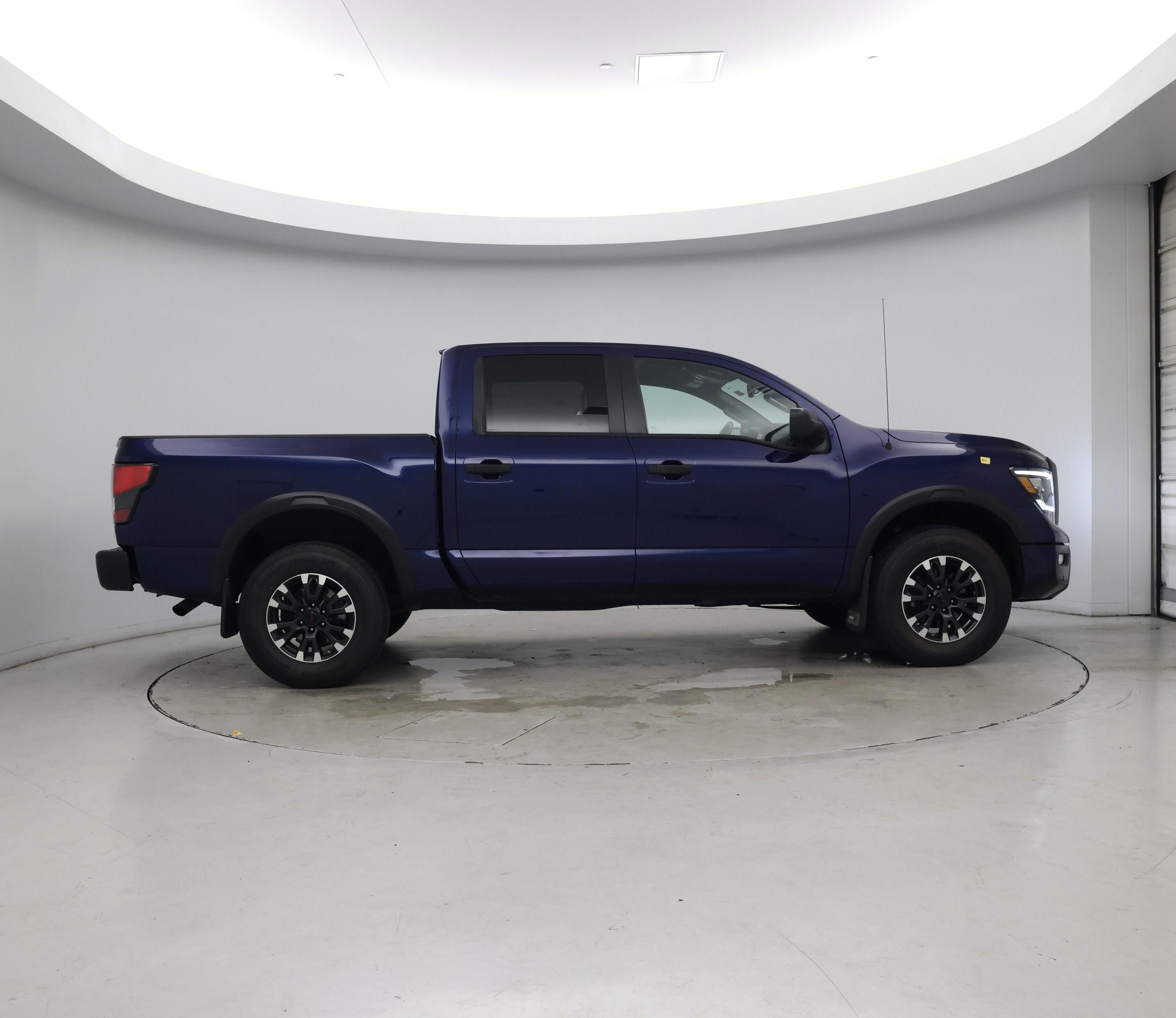 Thumbnail: 2021 Nissan Titan - 7