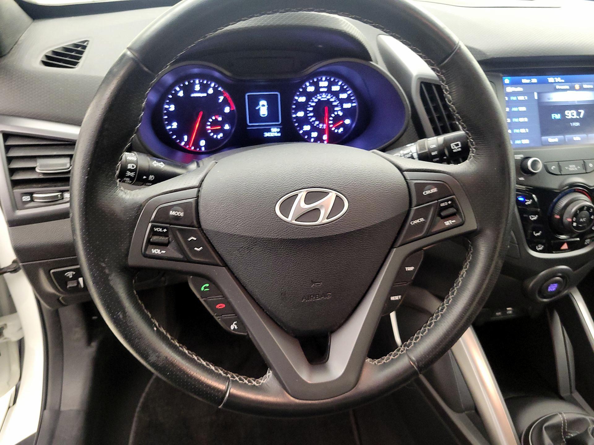 Thumbnail: 2017 Hyundai Veloster - 10