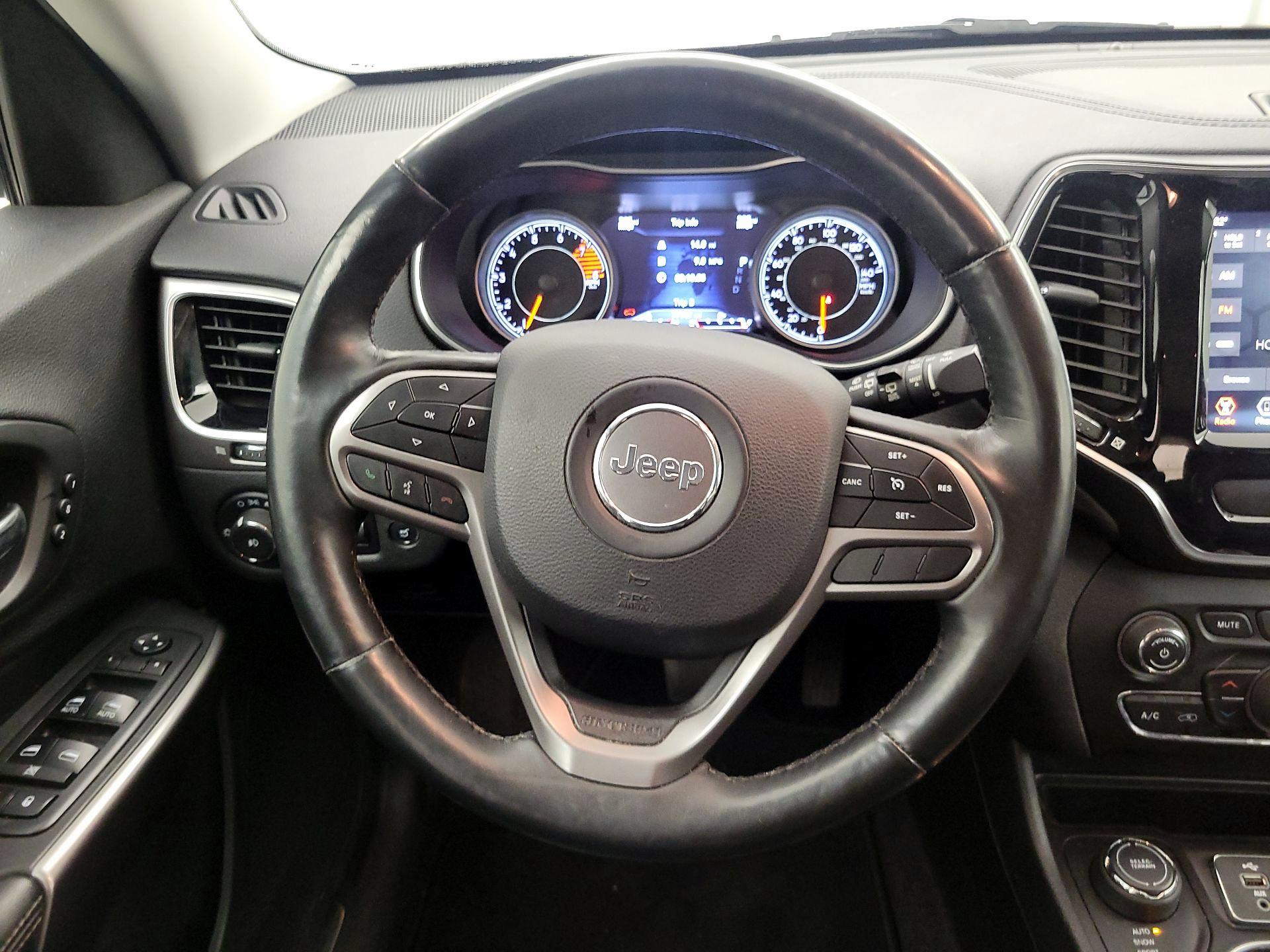 Thumbnail: 2019 Jeep Cherokee - 10