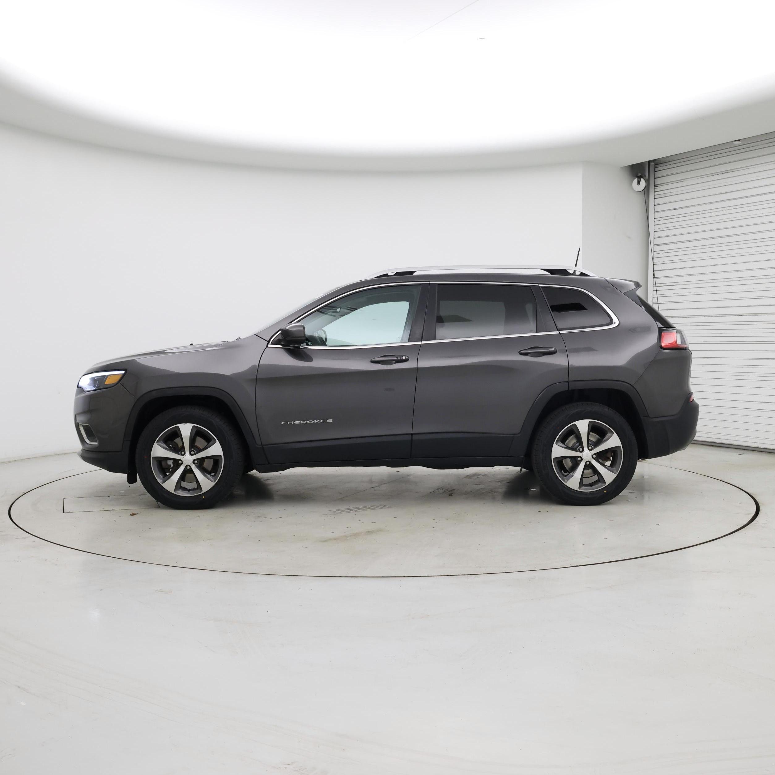 Thumbnail: 2019 Jeep Cherokee - 3