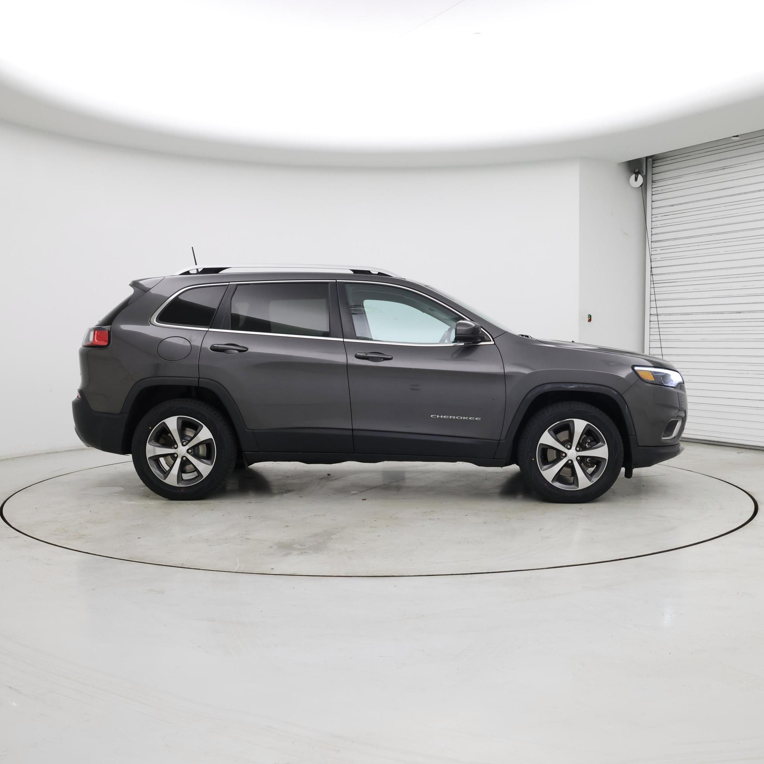 Thumbnail: 2019 Jeep Cherokee - 7