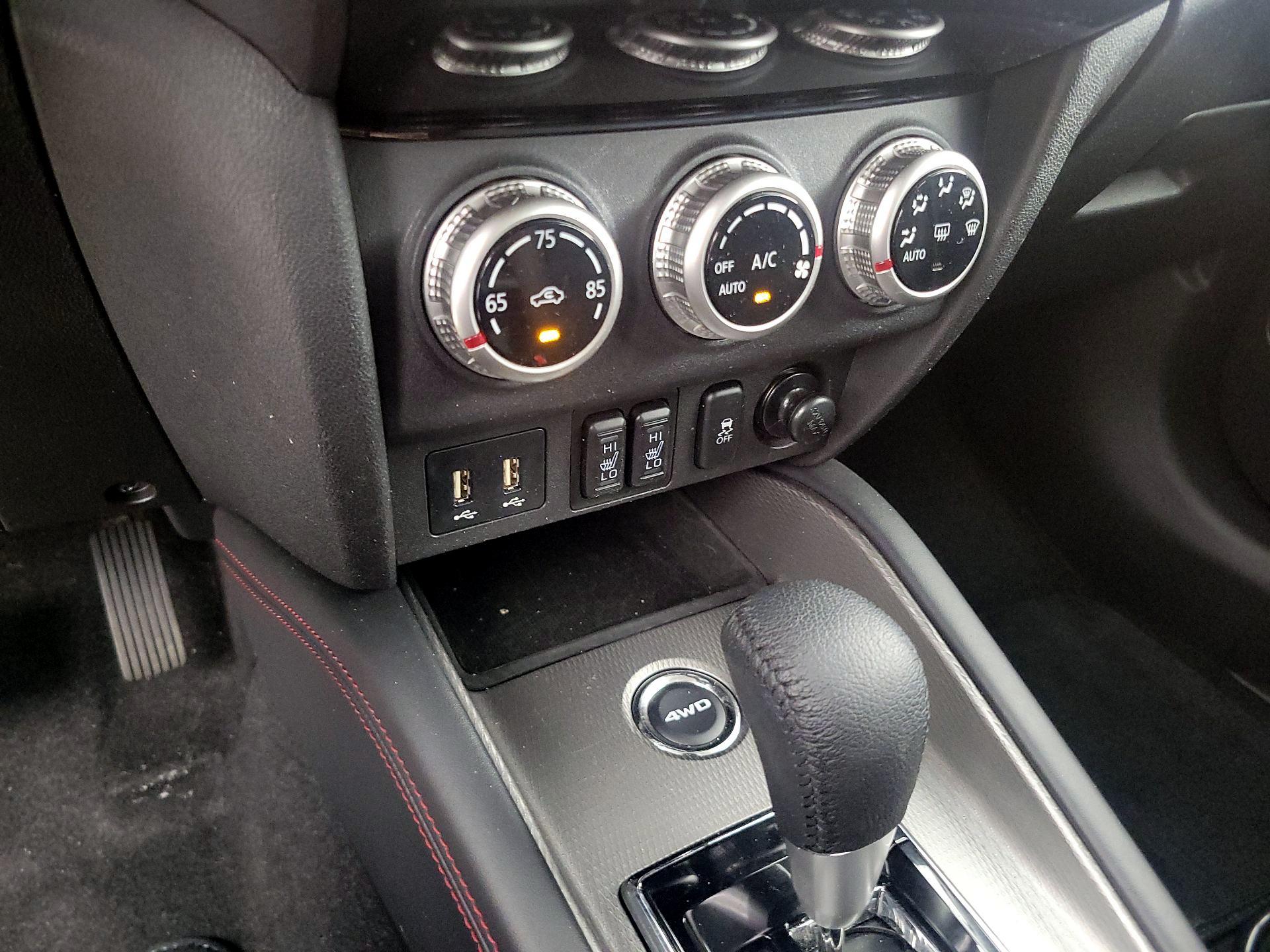 Thumbnail: 2023 Mitsubishi Outlander Sport - 16