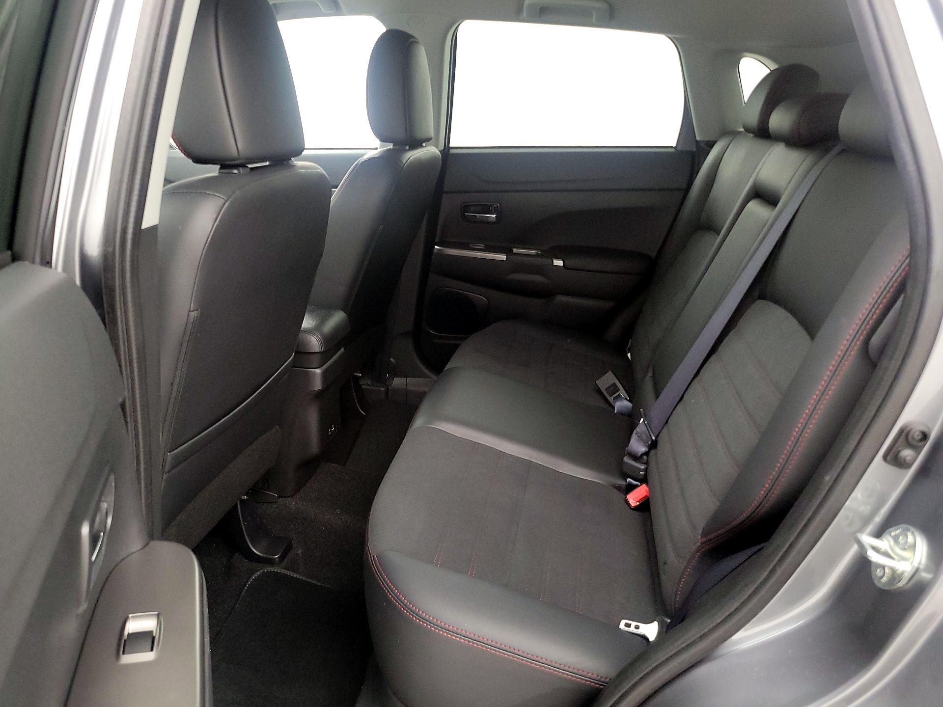 Thumbnail: 2023 Mitsubishi Outlander Sport - 19