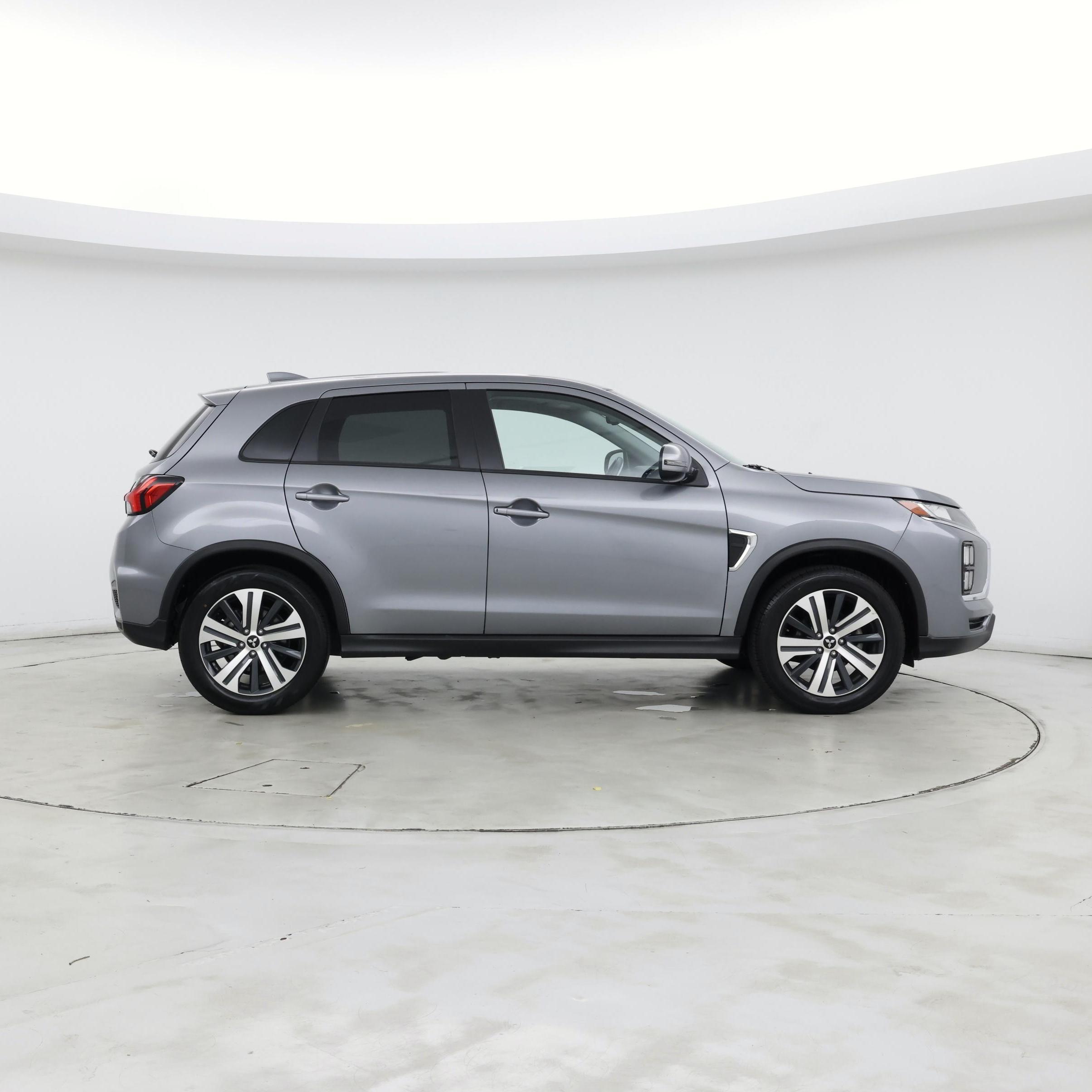 Thumbnail: 2023 Mitsubishi Outlander Sport - 7
