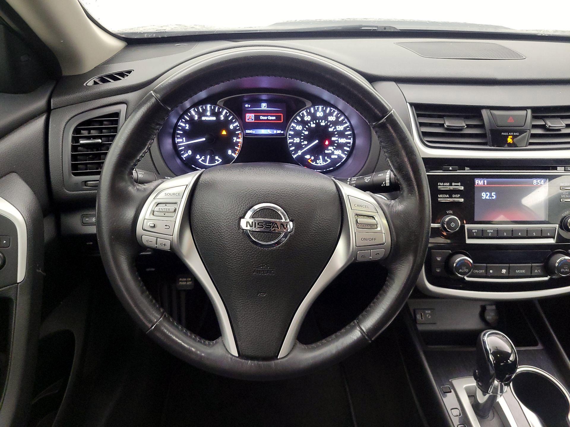 Thumbnail: 2018 Nissan Altima - 10