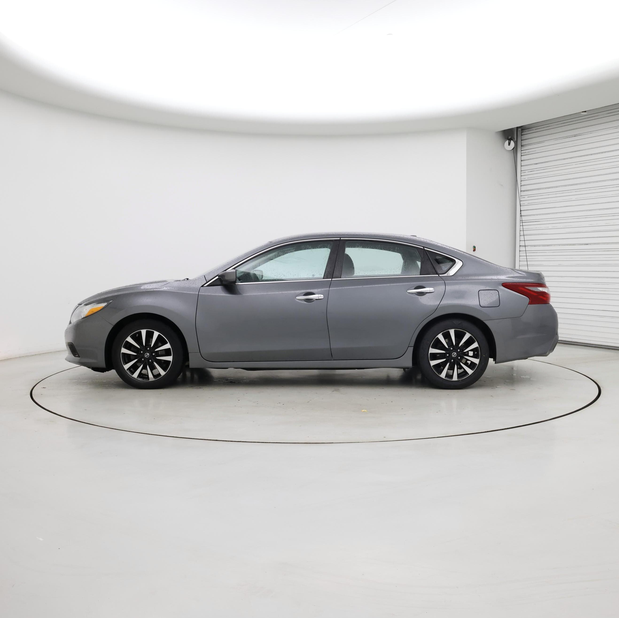 Thumbnail: 2018 Nissan Altima - 3
