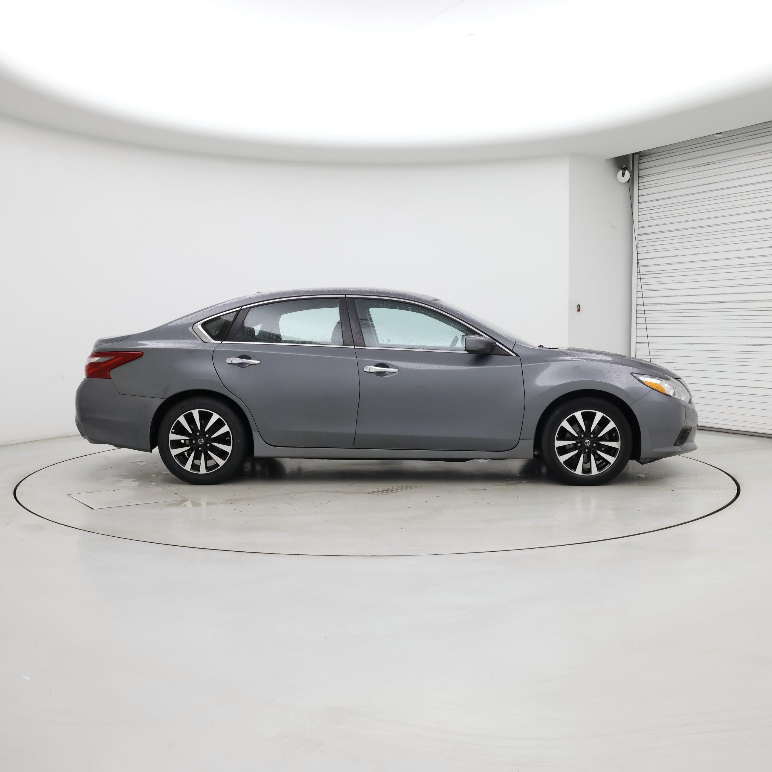 Thumbnail: 2018 Nissan Altima - 7