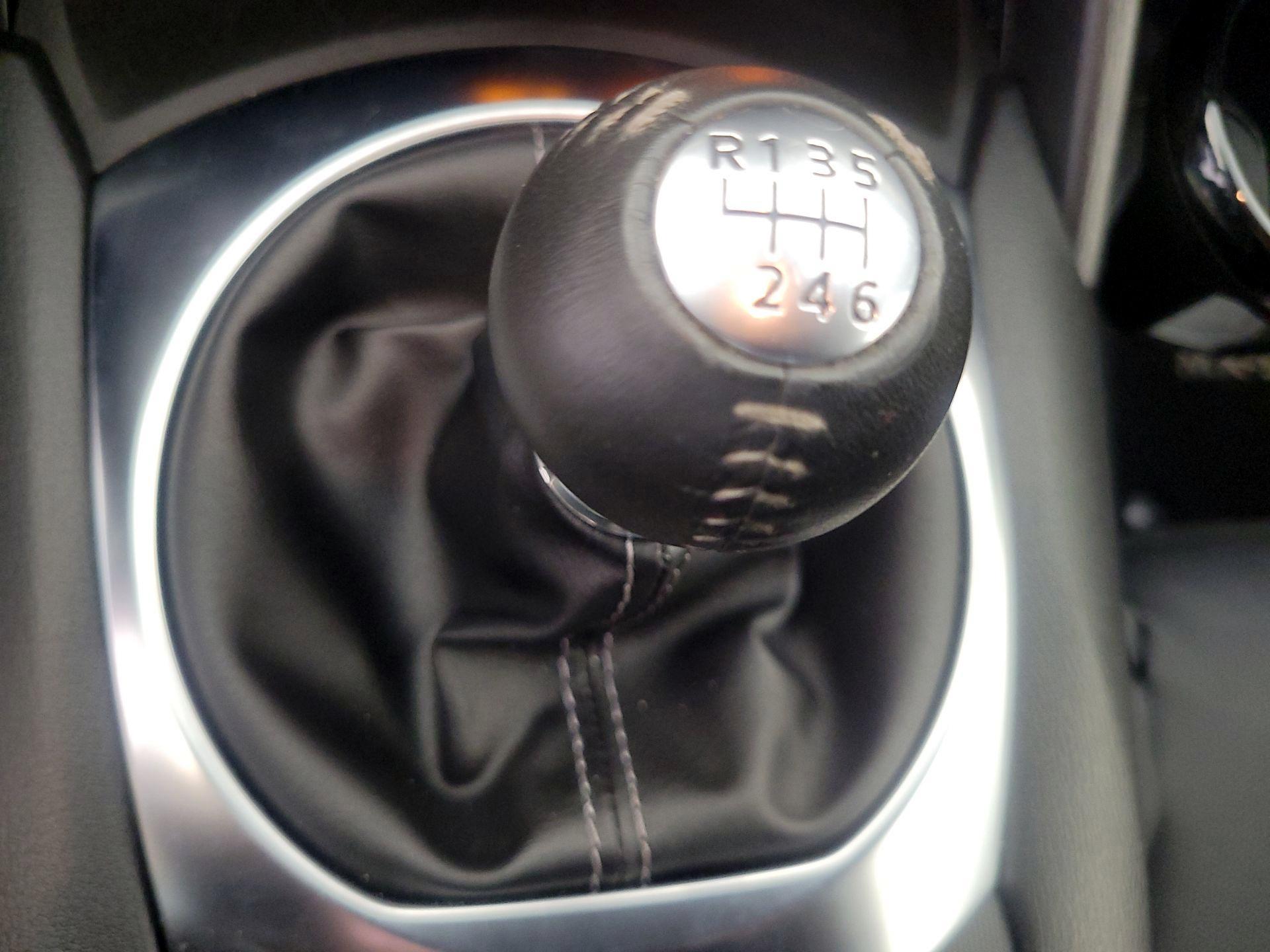 Thumbnail: 2022 Mazda MX-5 Miata - 16
