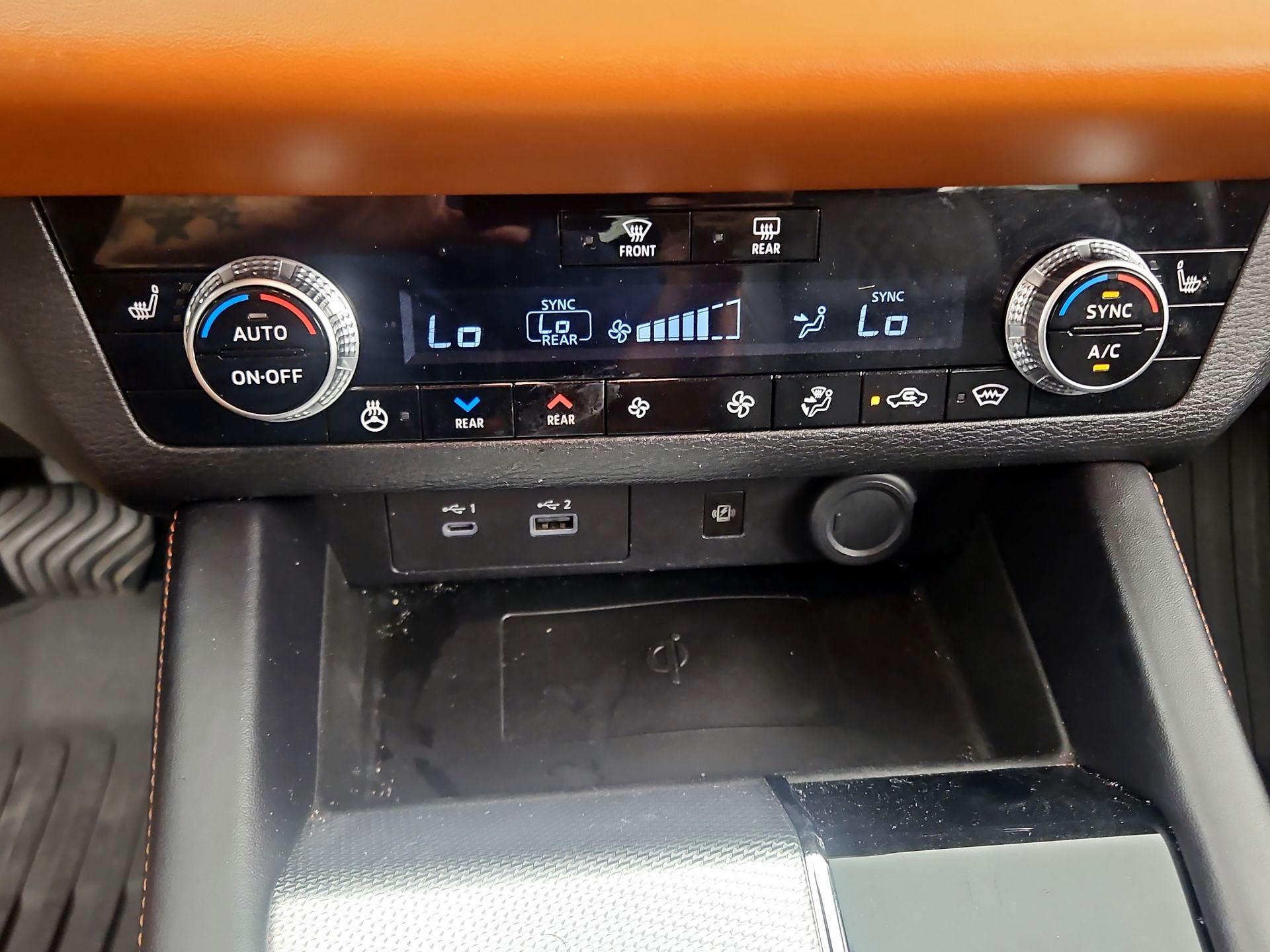 Thumbnail: 2022 Mitsubishi Outlander - 16