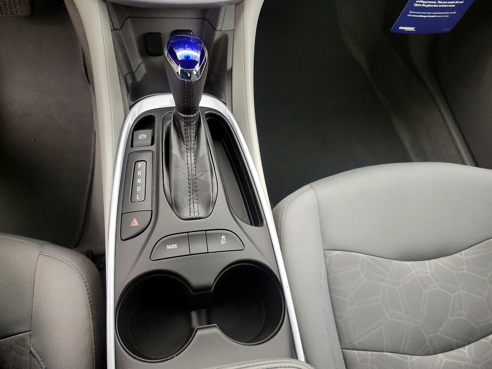 Thumbnail: 2017 Chevrolet Volt - 17