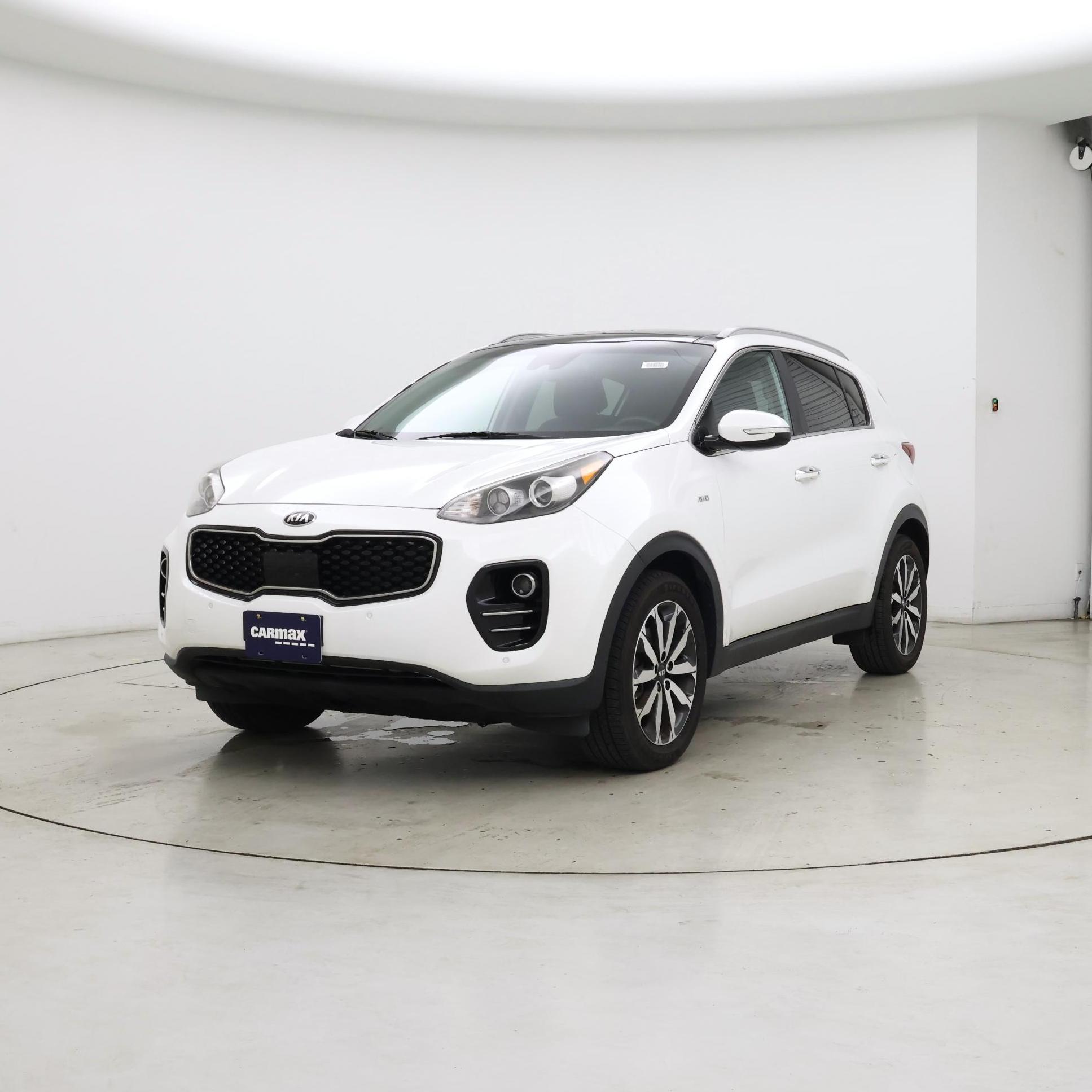 Thumbnail: 2017 Kia Sportage - 4