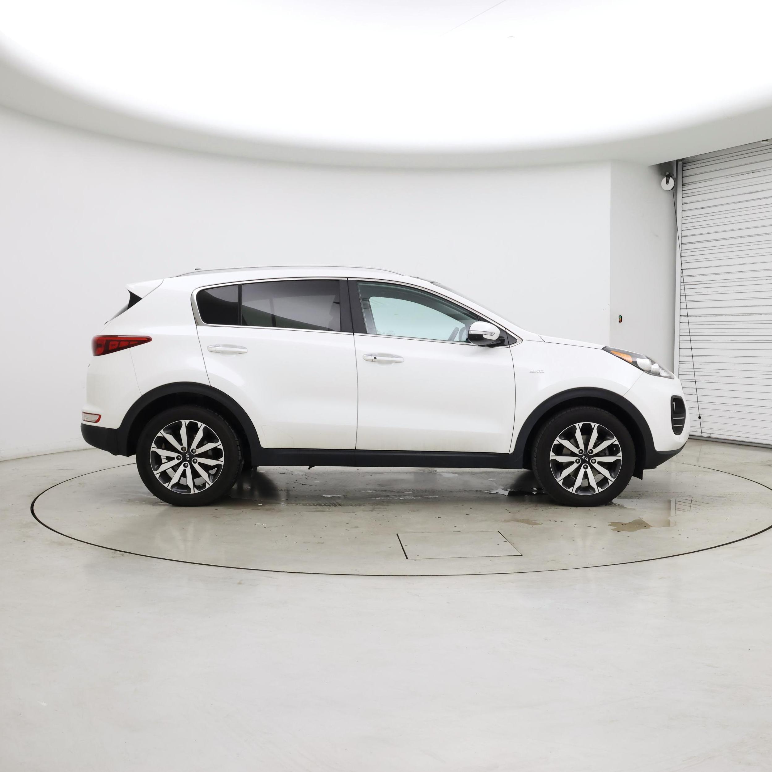 Thumbnail: 2017 Kia Sportage - 7