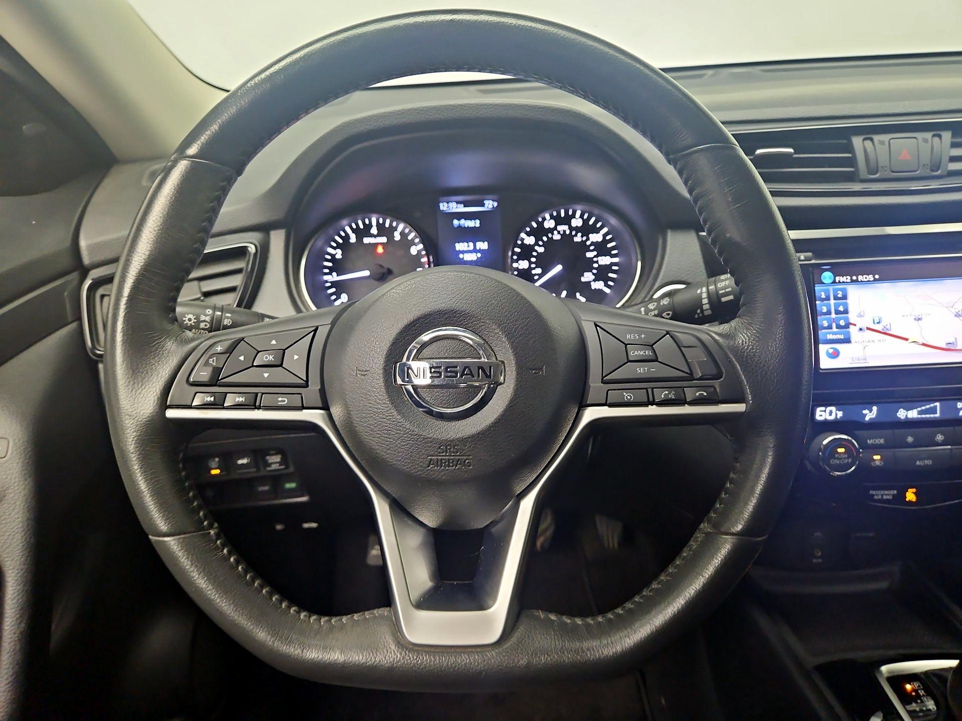 Thumbnail: 2017 Nissan Rogue - 10