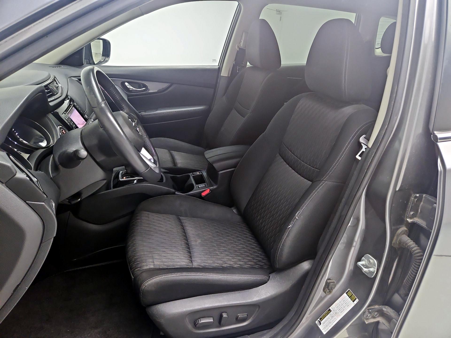 Thumbnail: 2017 Nissan Rogue - 11