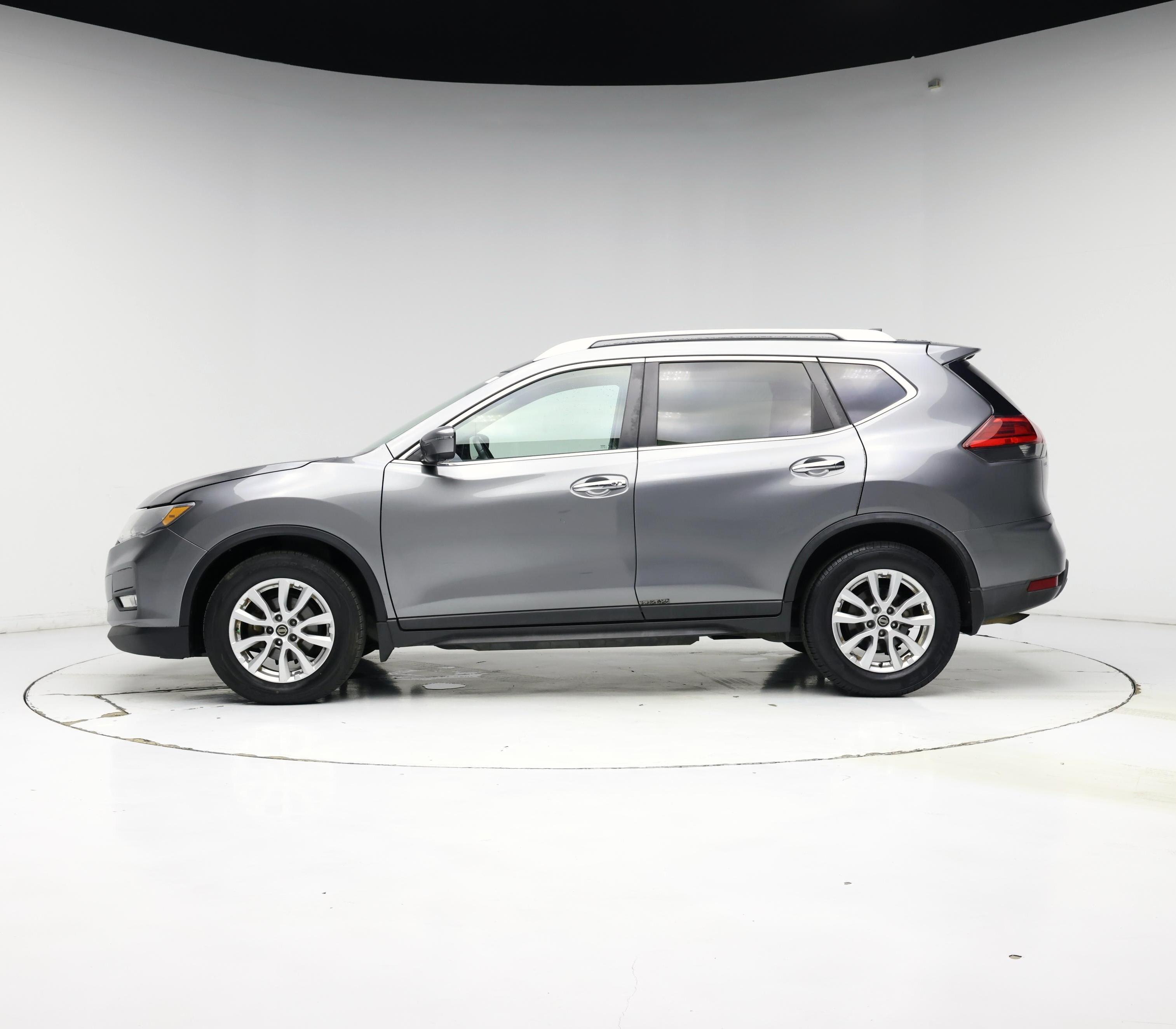 Thumbnail: 2017 Nissan Rogue - 3