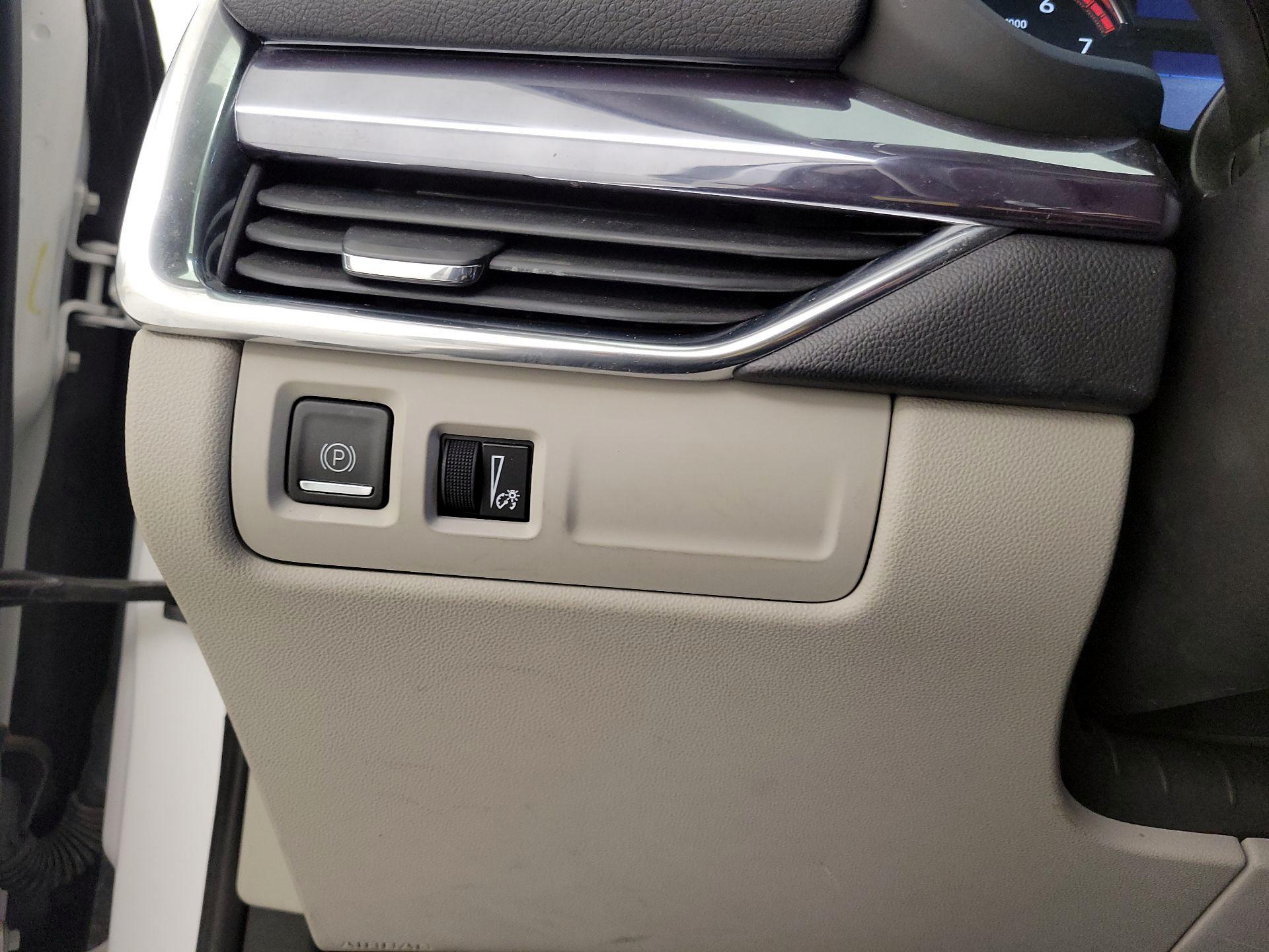 Thumbnail: 2021 Cadillac XT4 - 13