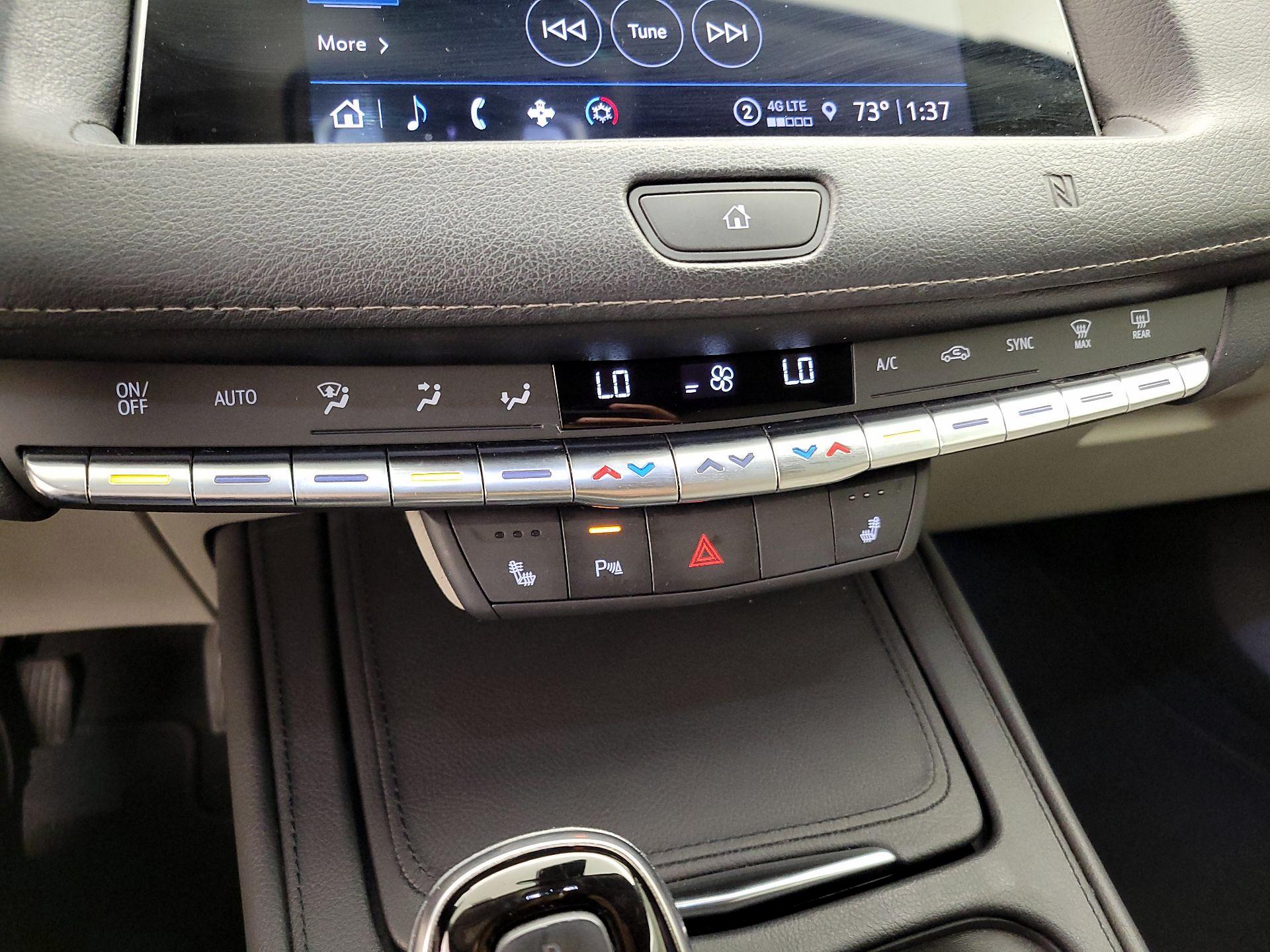 Thumbnail: 2021 Cadillac XT4 - 16