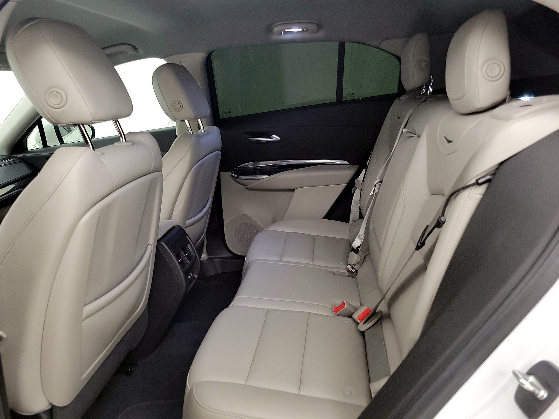 Thumbnail: 2021 Cadillac XT4 - 19
