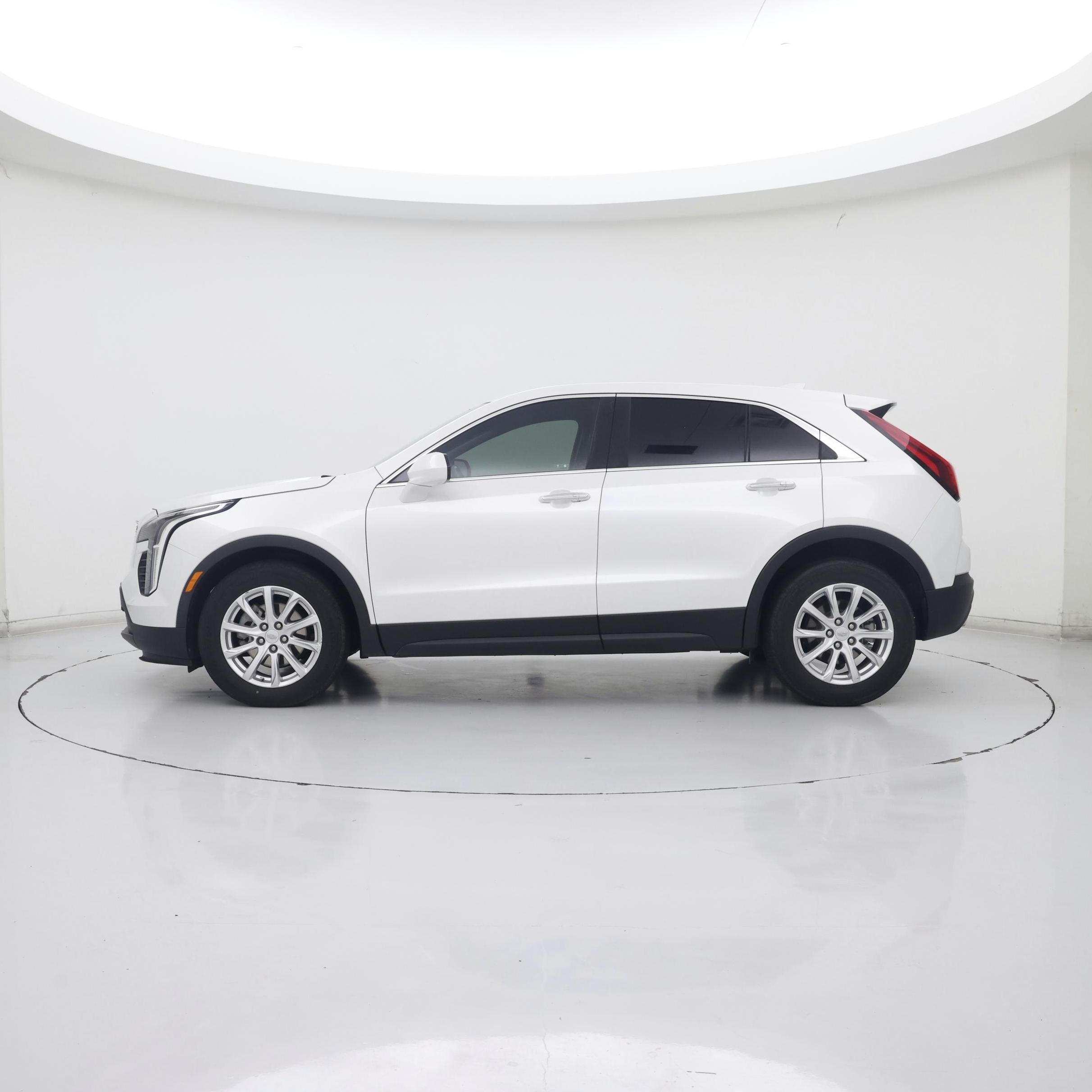 Thumbnail: 2021 Cadillac XT4 - 3