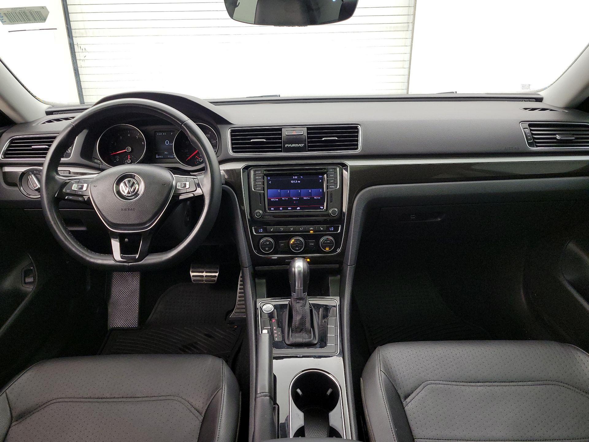Thumbnail: 2019 Volkswagen Passat - 9