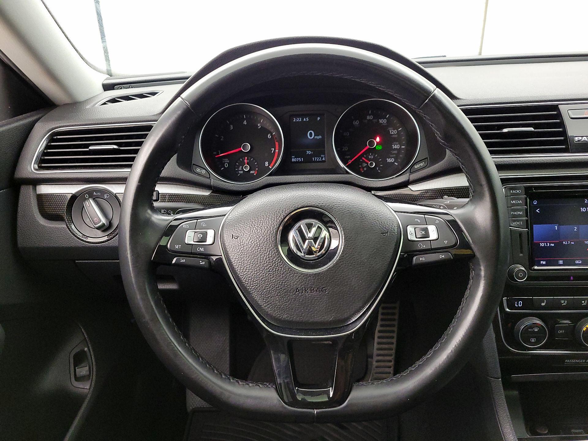 Thumbnail: 2019 Volkswagen Passat - 10