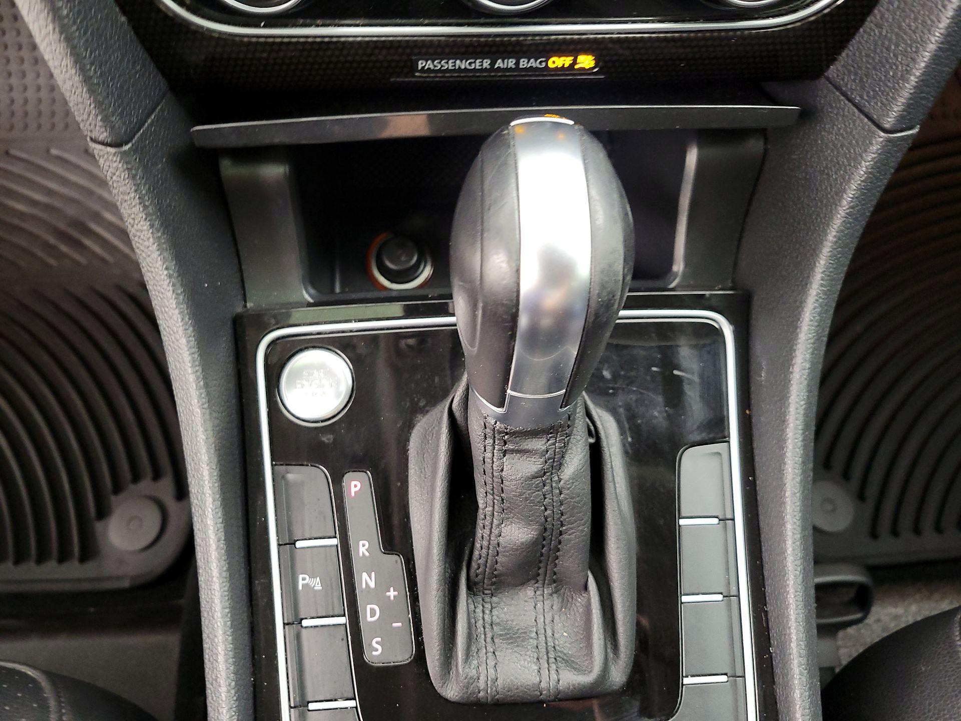 Thumbnail: 2019 Volkswagen Passat - 18