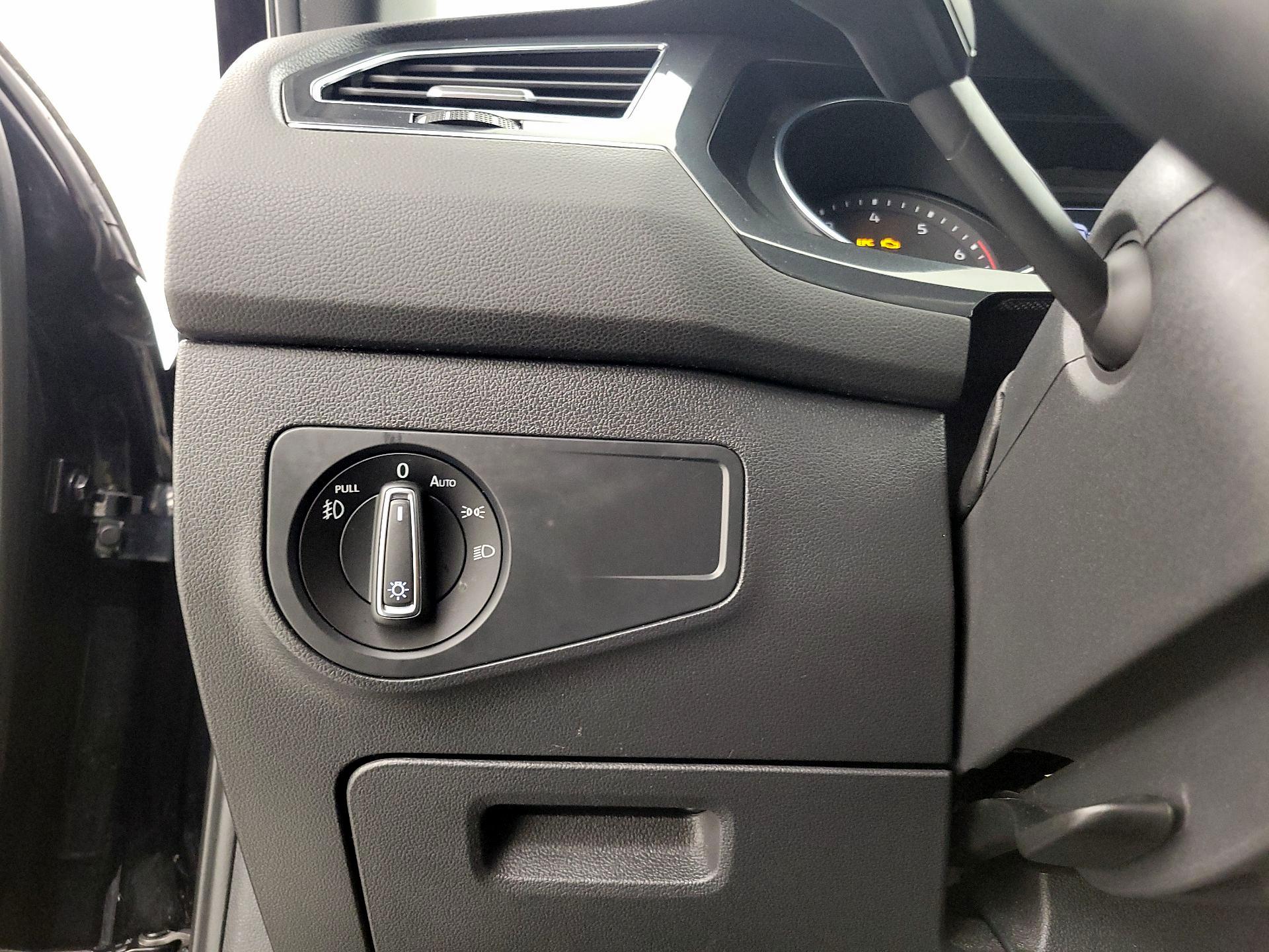 Thumbnail: 2021 Volkswagen Tiguan - 13