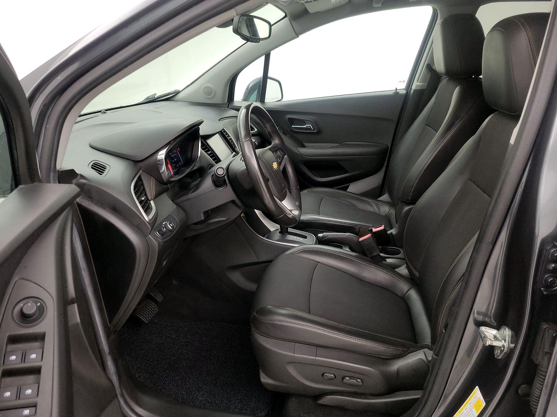 Thumbnail: 2017 Chevrolet Trax - 11