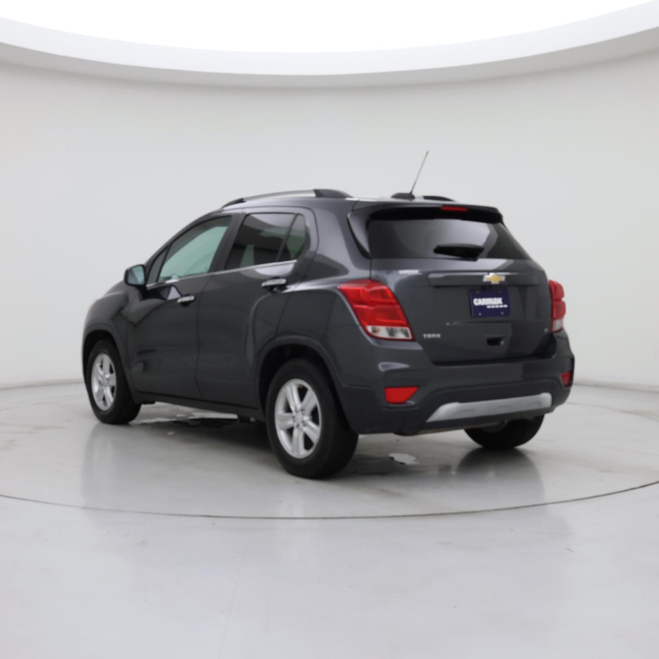 Thumbnail: 2017 Chevrolet Trax - 2