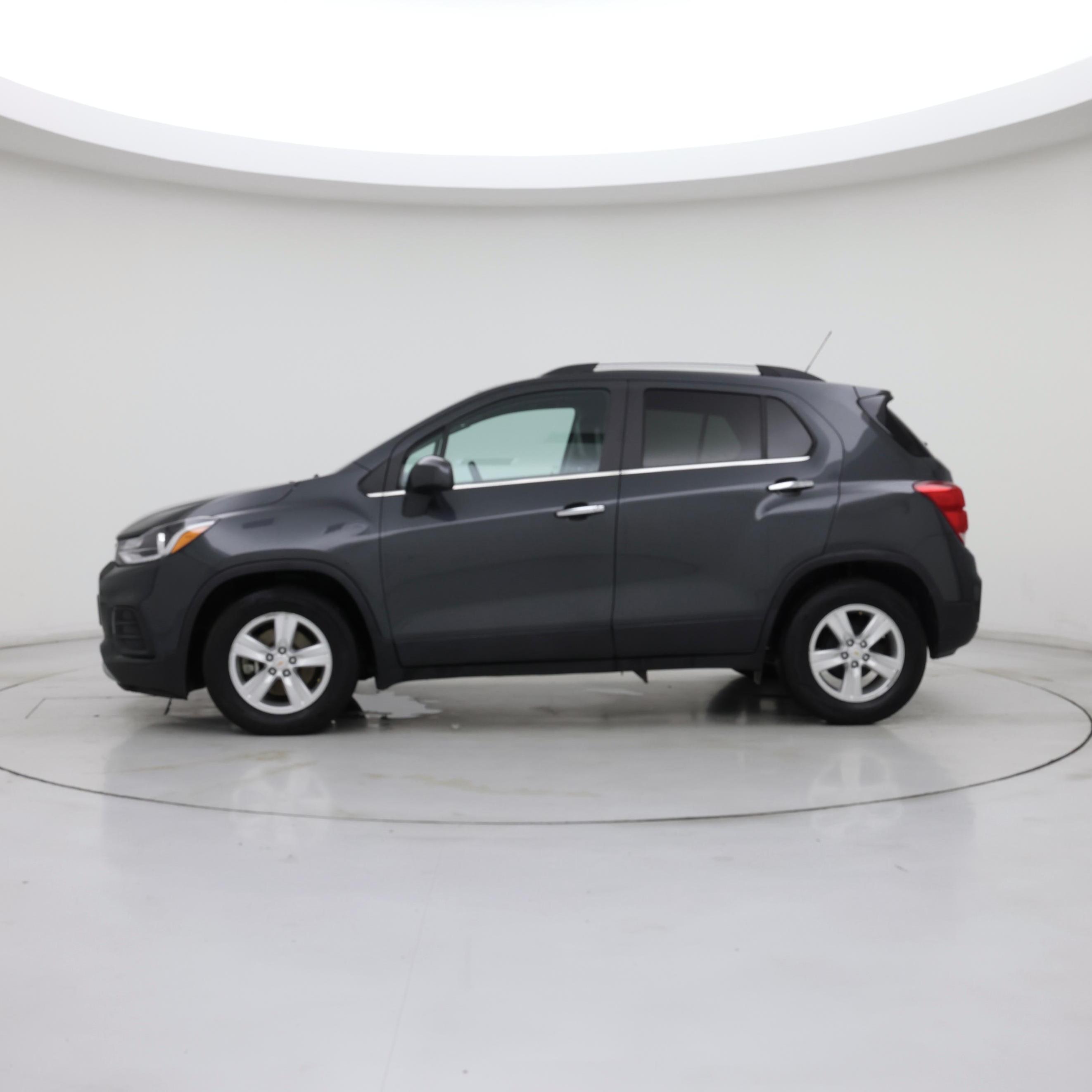 Thumbnail: 2017 Chevrolet Trax - 3