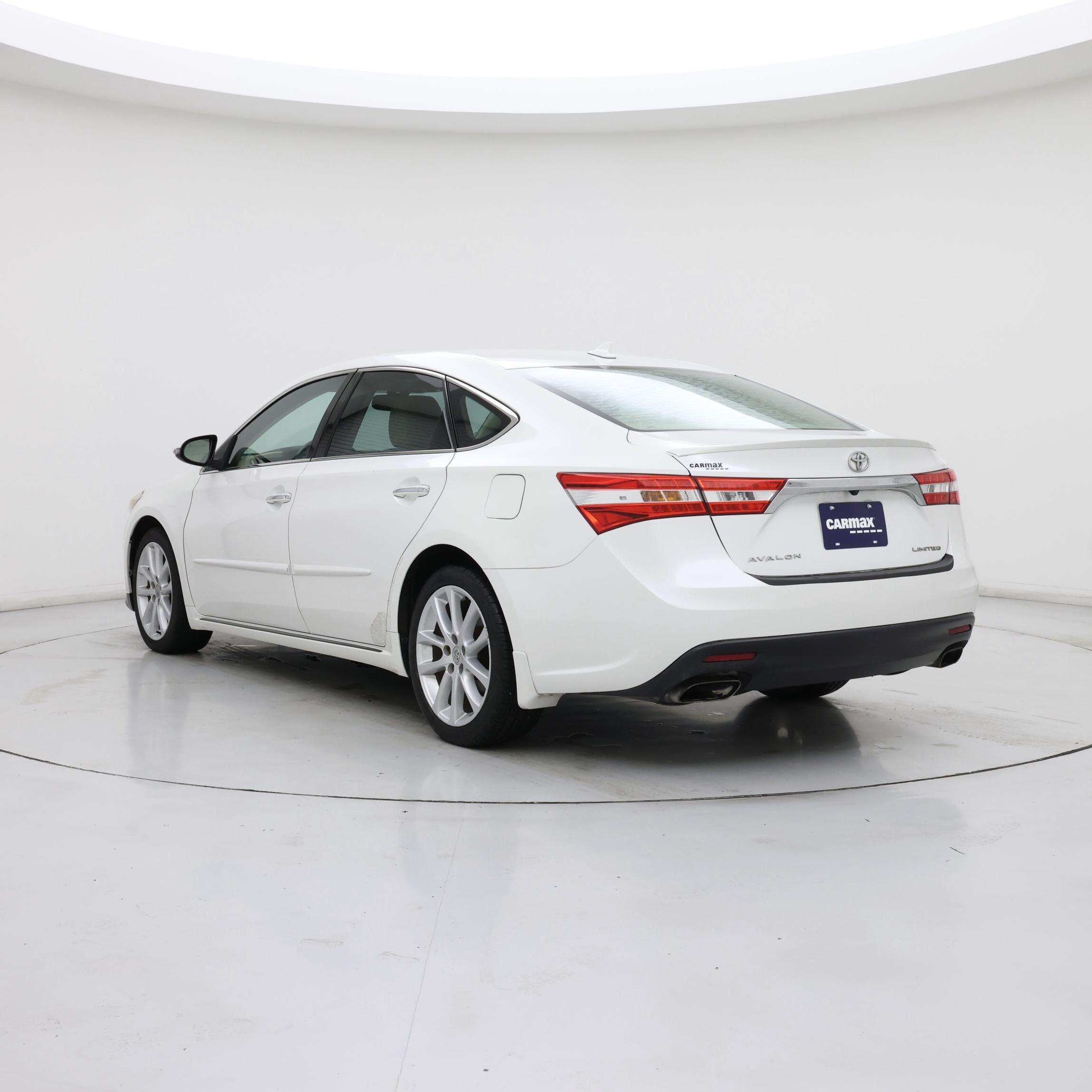 Thumbnail: 2015 Toyota Avalon - 2