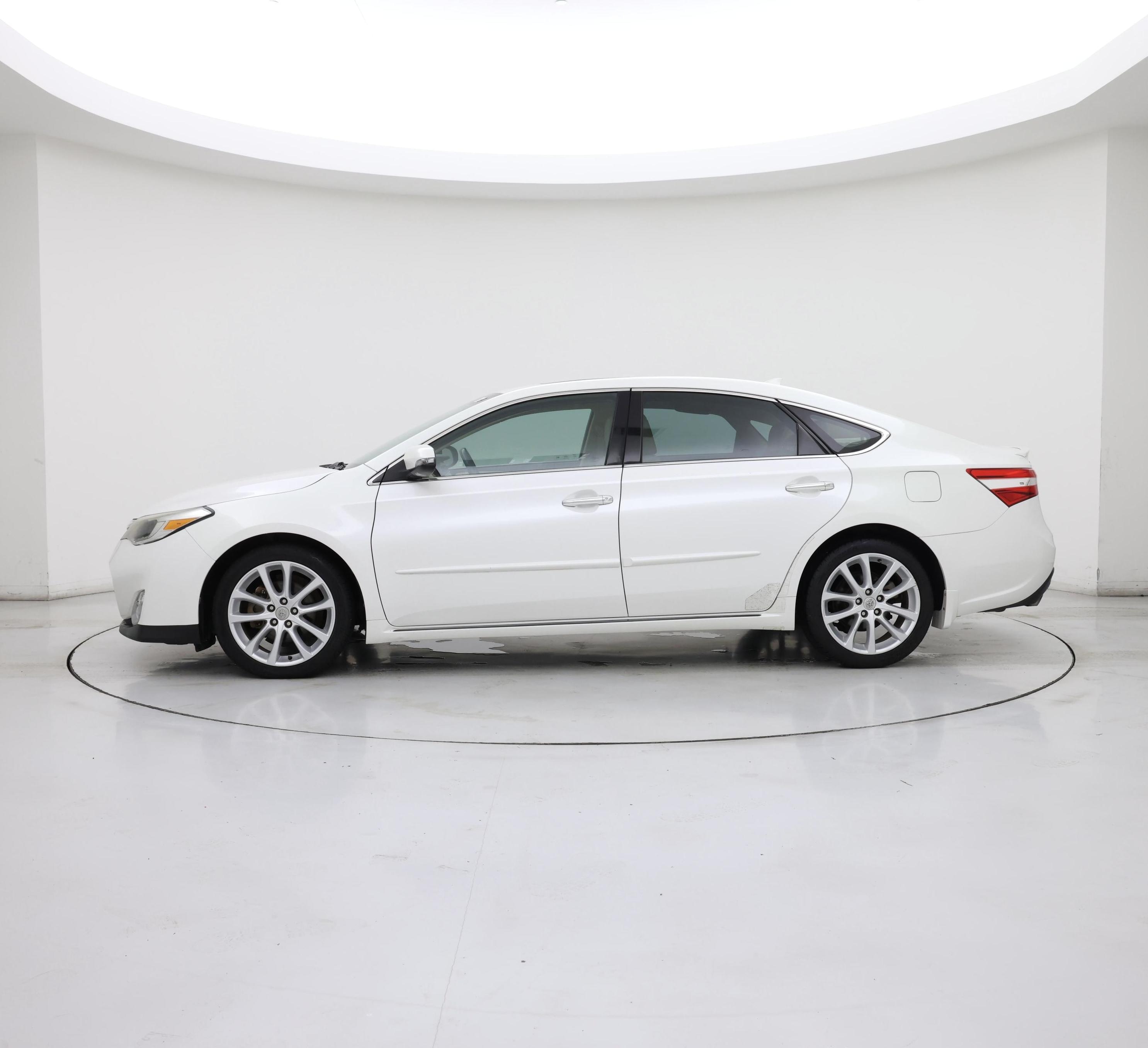Thumbnail: 2015 Toyota Avalon - 3