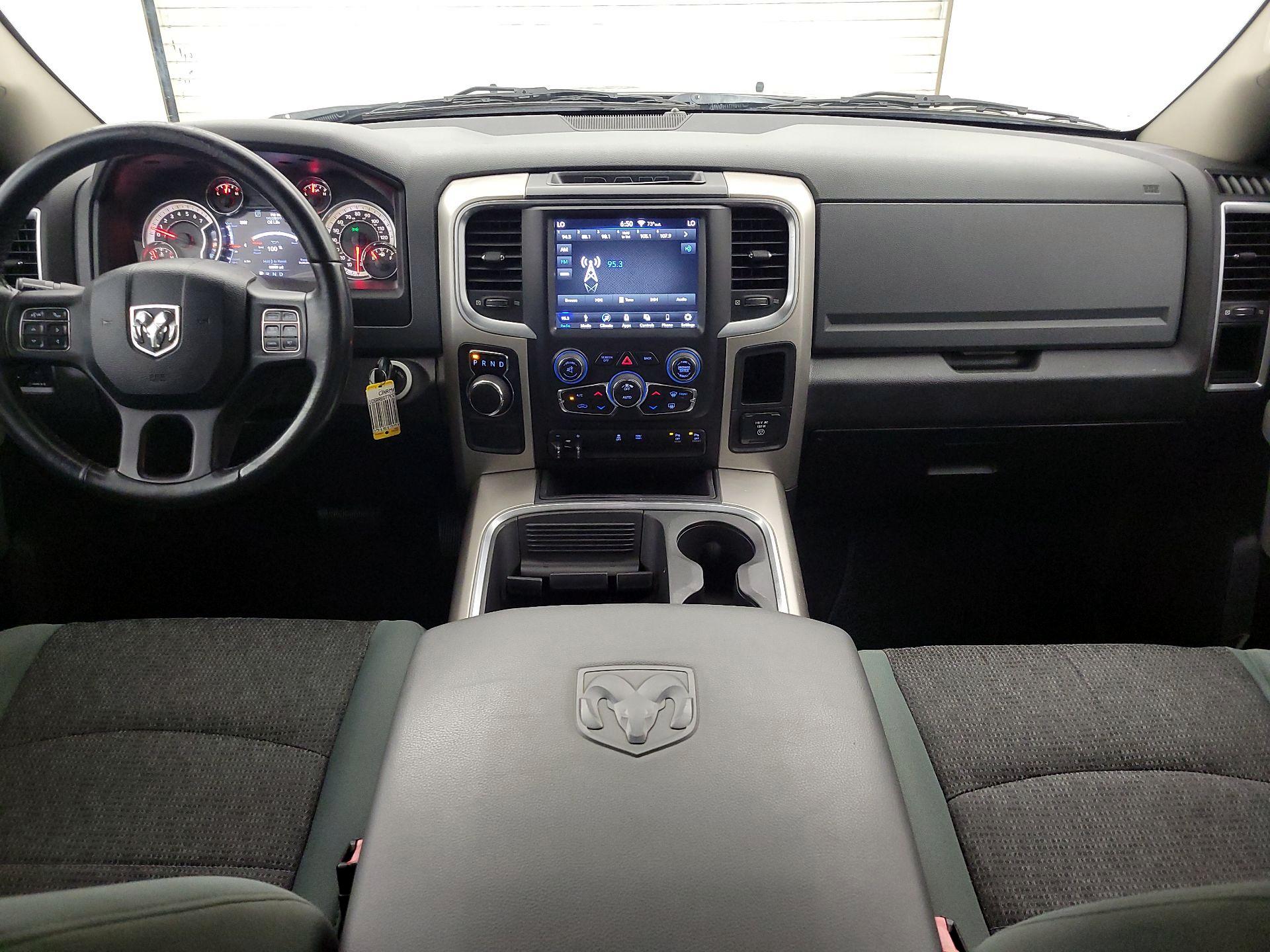 Thumbnail: 2019 RAM 1500 Classic - 9