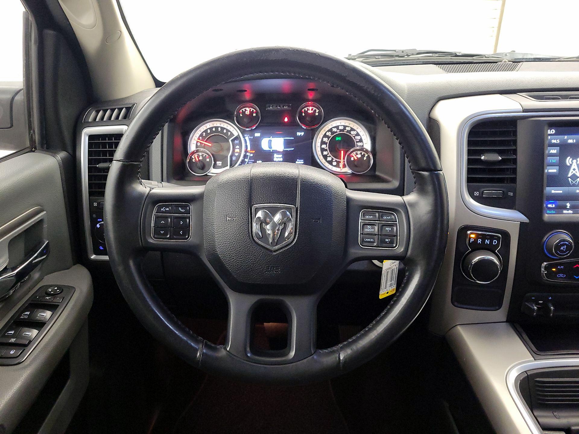 Thumbnail: 2019 RAM 1500 Classic - 10