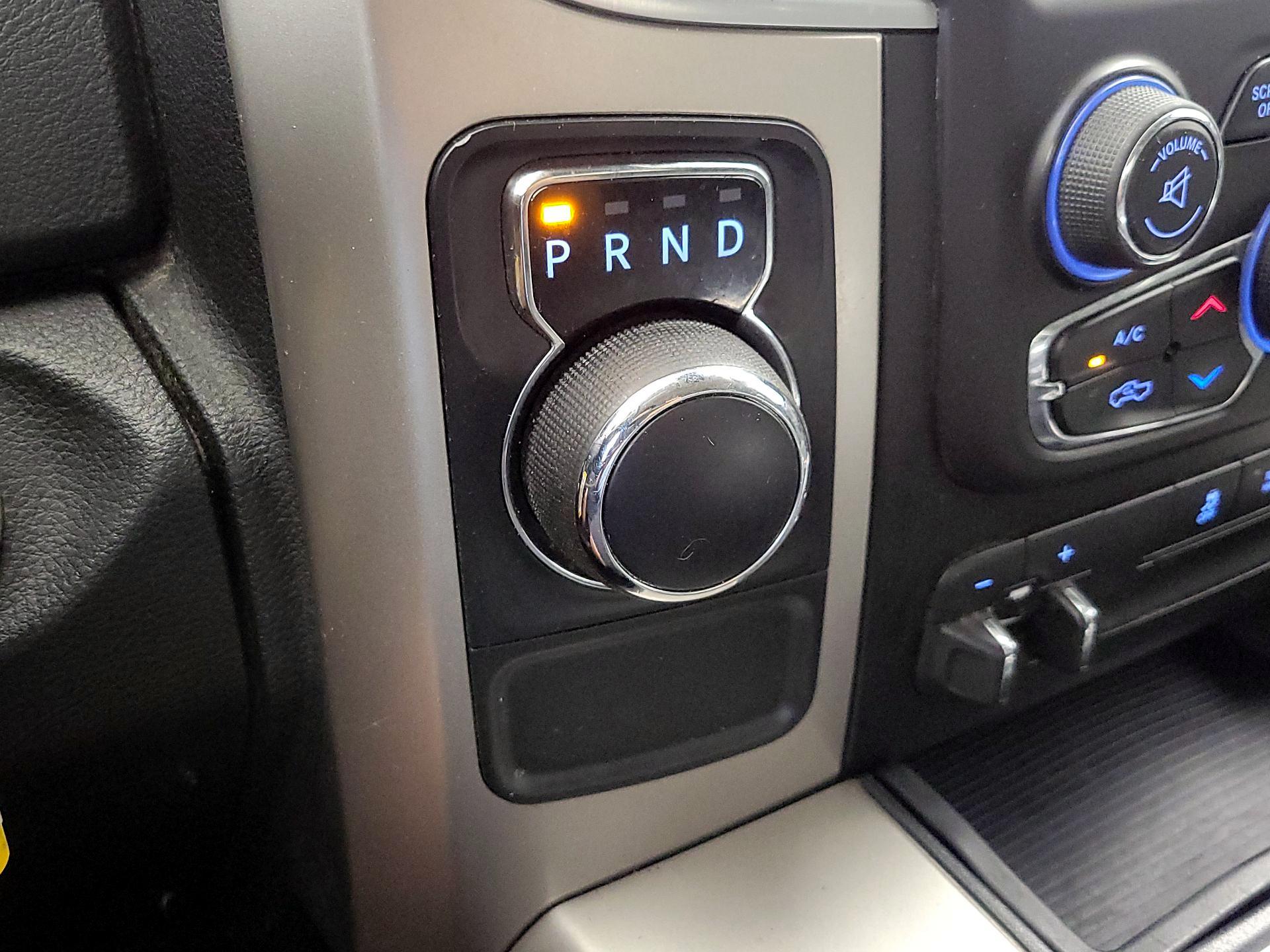 Thumbnail: 2019 RAM 1500 Classic - 17