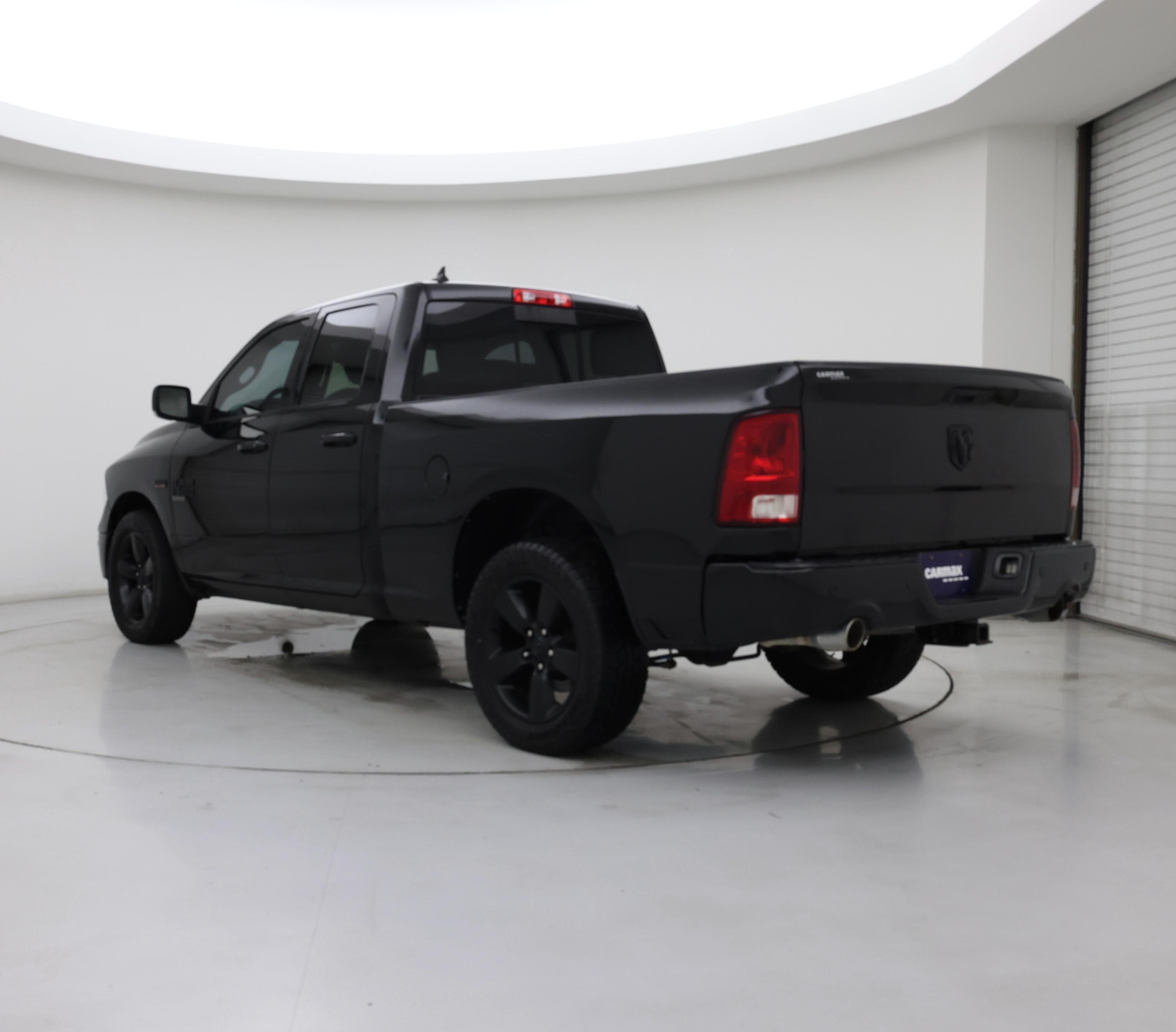 Thumbnail: 2019 RAM 1500 Classic - 2