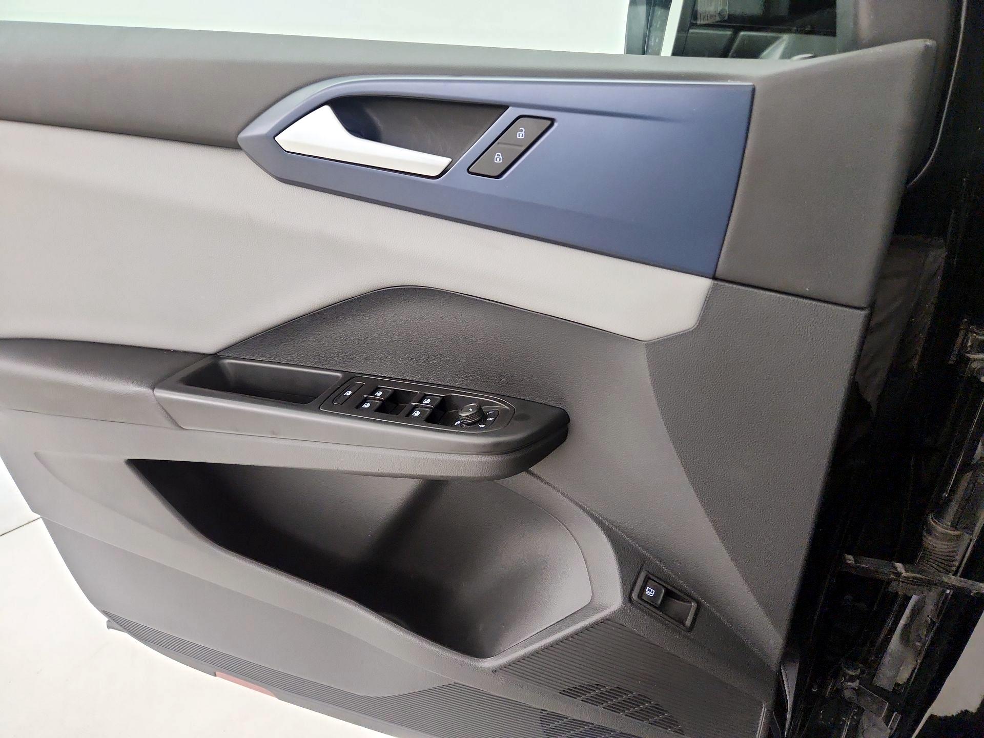 Thumbnail: 2022 Volkswagen Taos - 12
