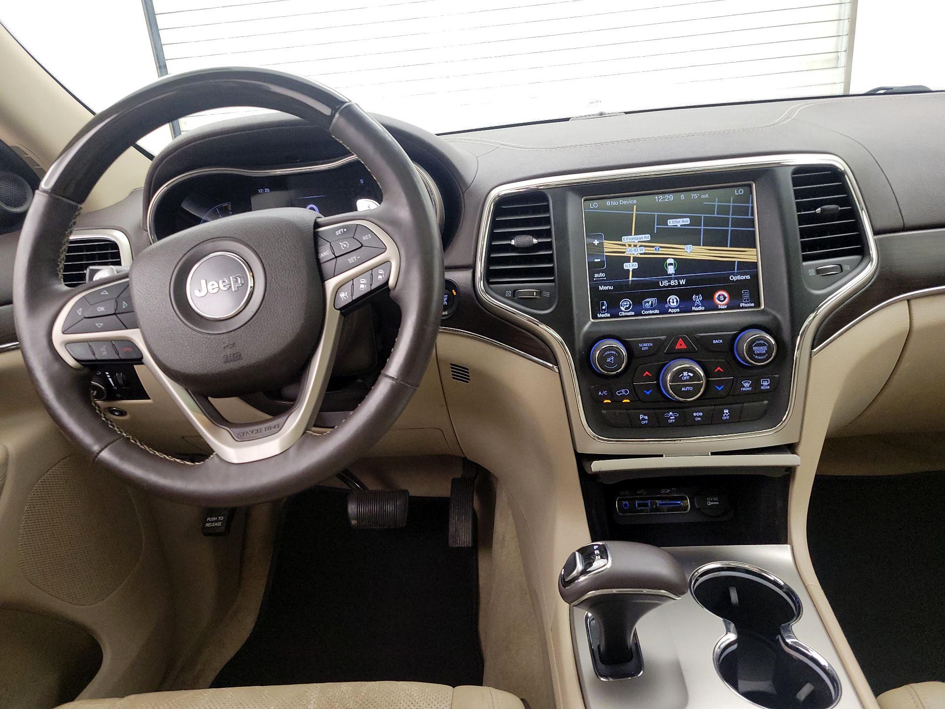 Thumbnail: 2015 Jeep Grand Cherokee - 9