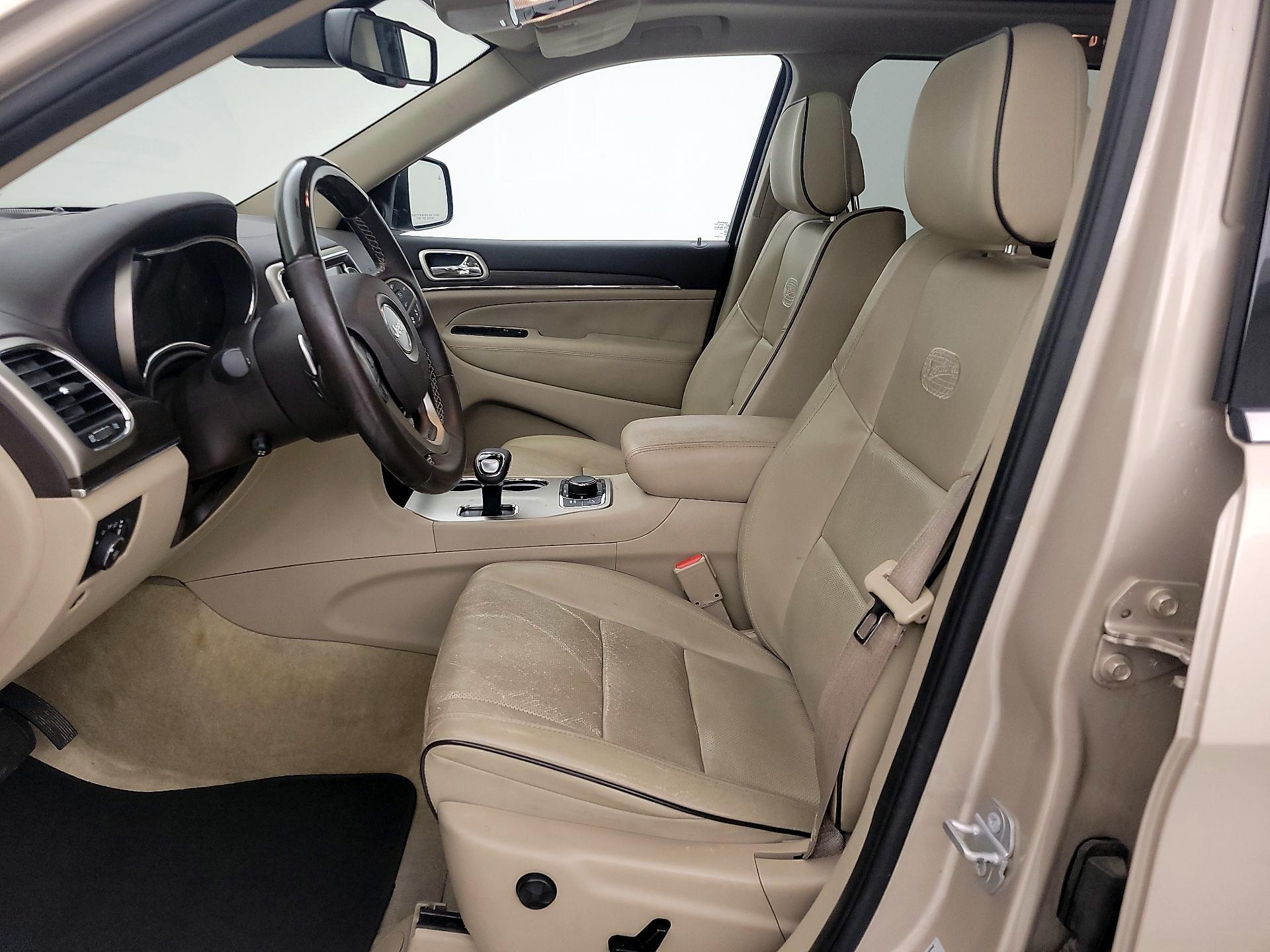 Thumbnail: 2015 Jeep Grand Cherokee - 11