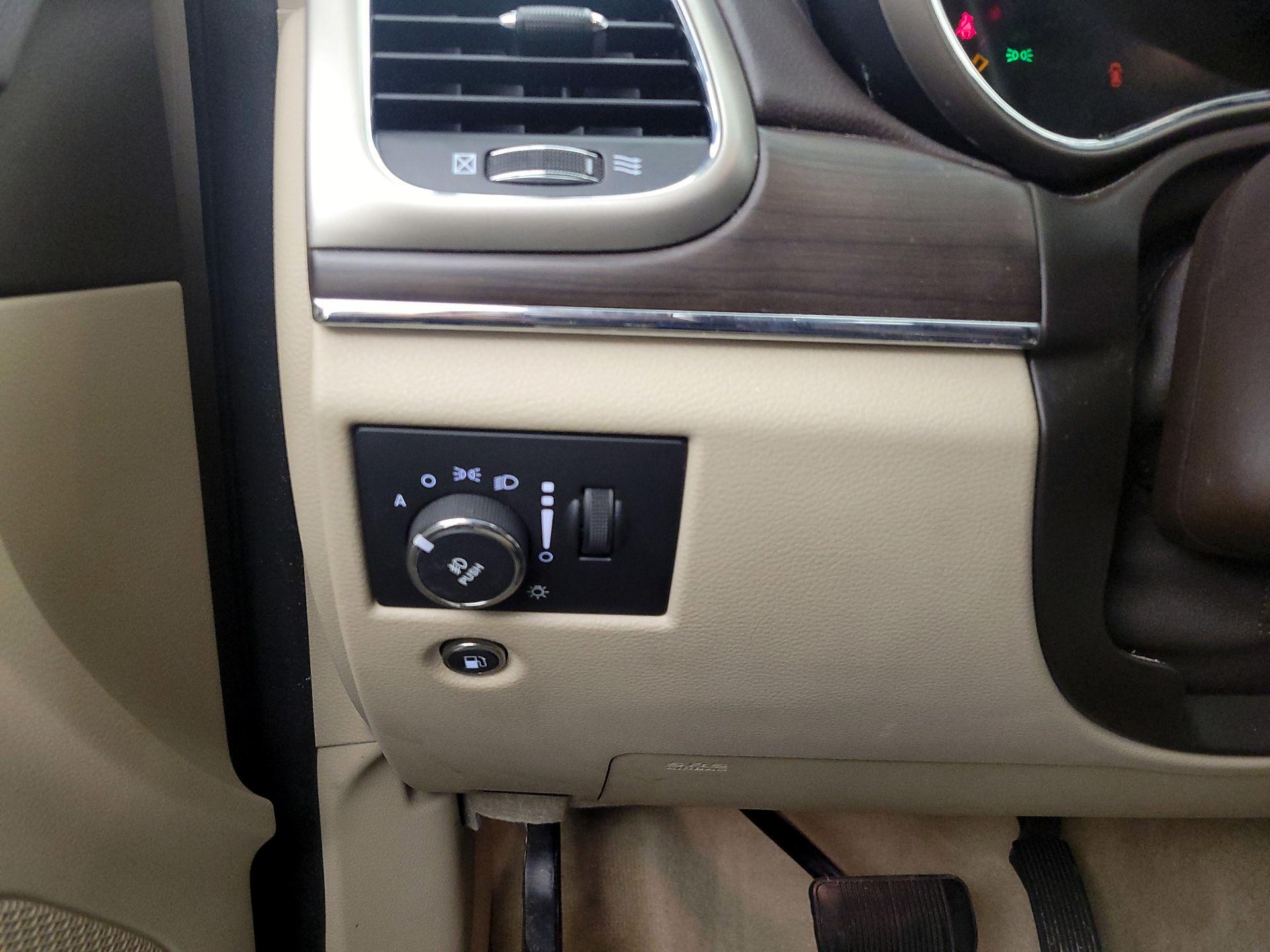 Thumbnail: 2015 Jeep Grand Cherokee - 13
