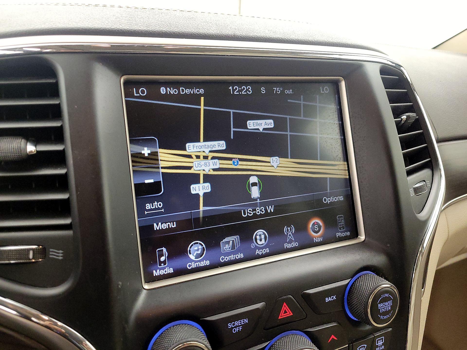 Thumbnail: 2015 Jeep Grand Cherokee - 14