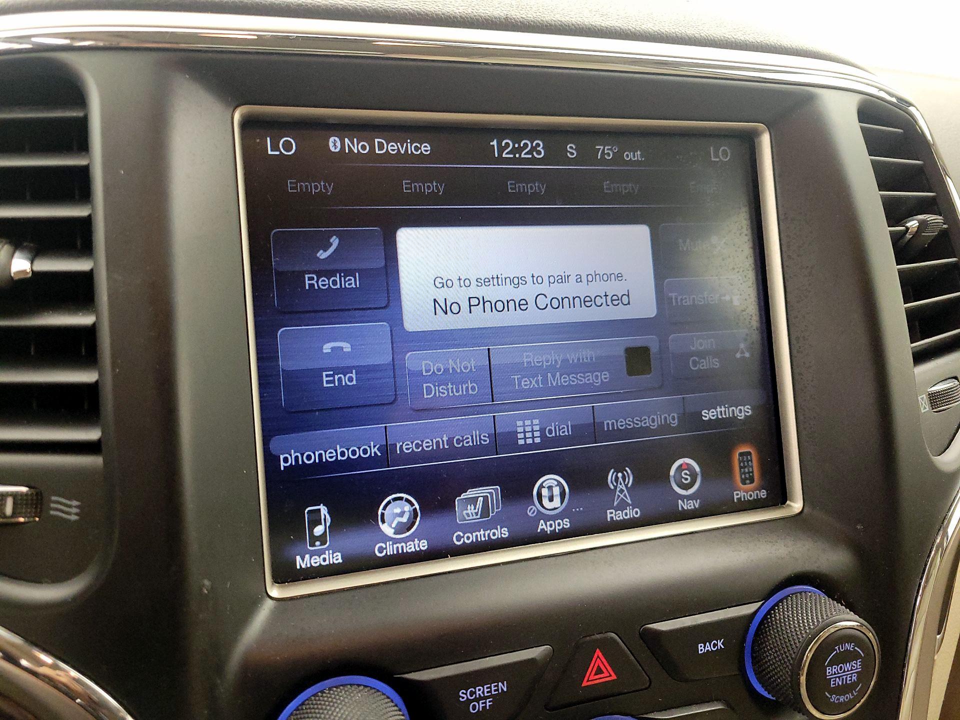 Thumbnail: 2015 Jeep Grand Cherokee - 16