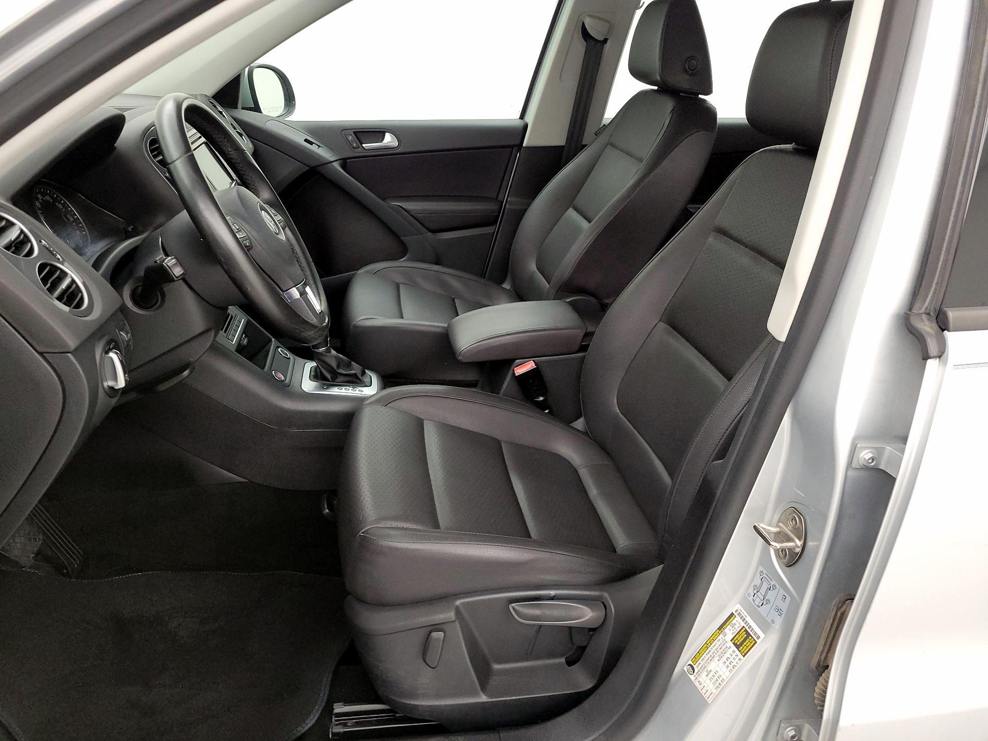 Thumbnail: 2017 Volkswagen Tiguan - 11