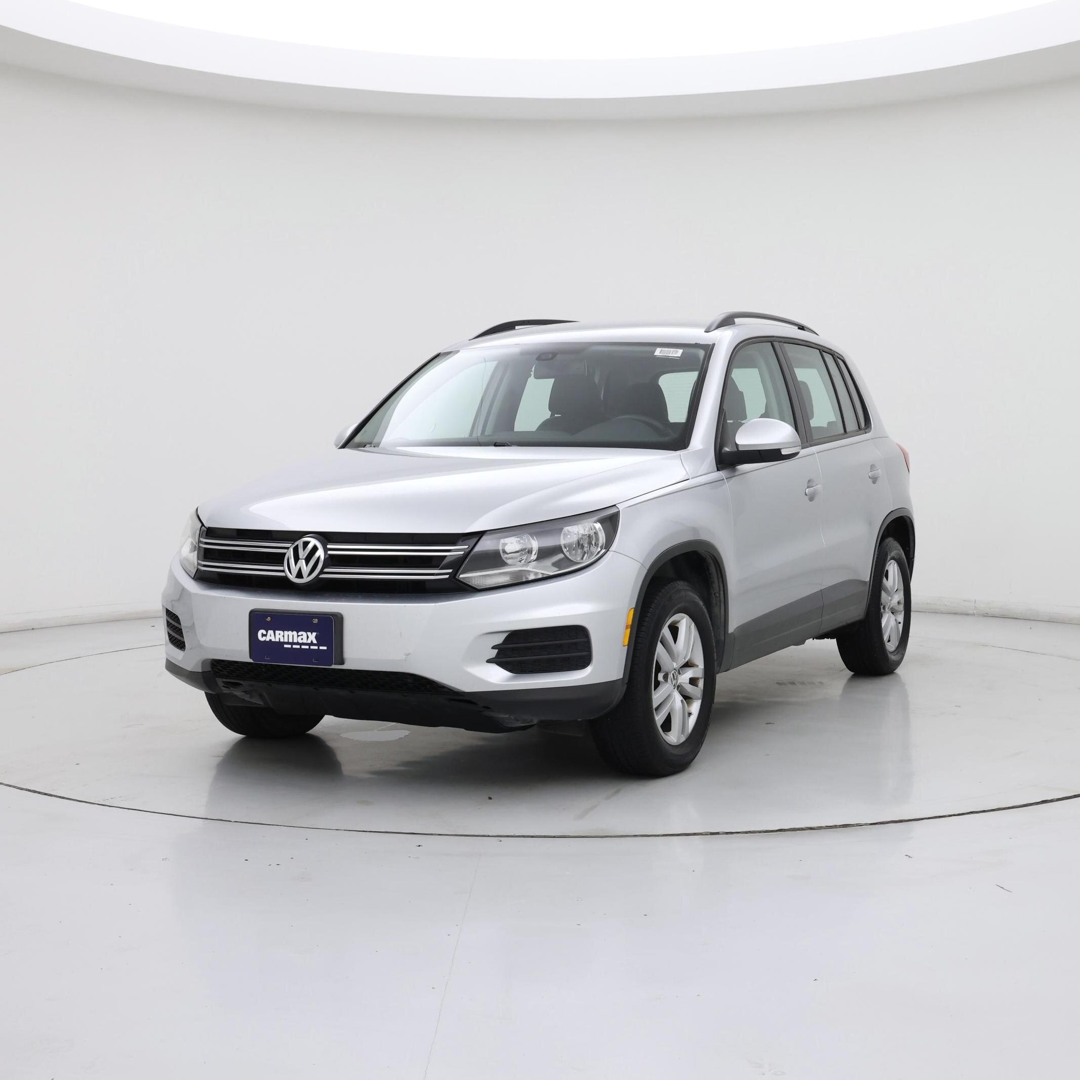 Thumbnail: 2017 Volkswagen Tiguan - 4